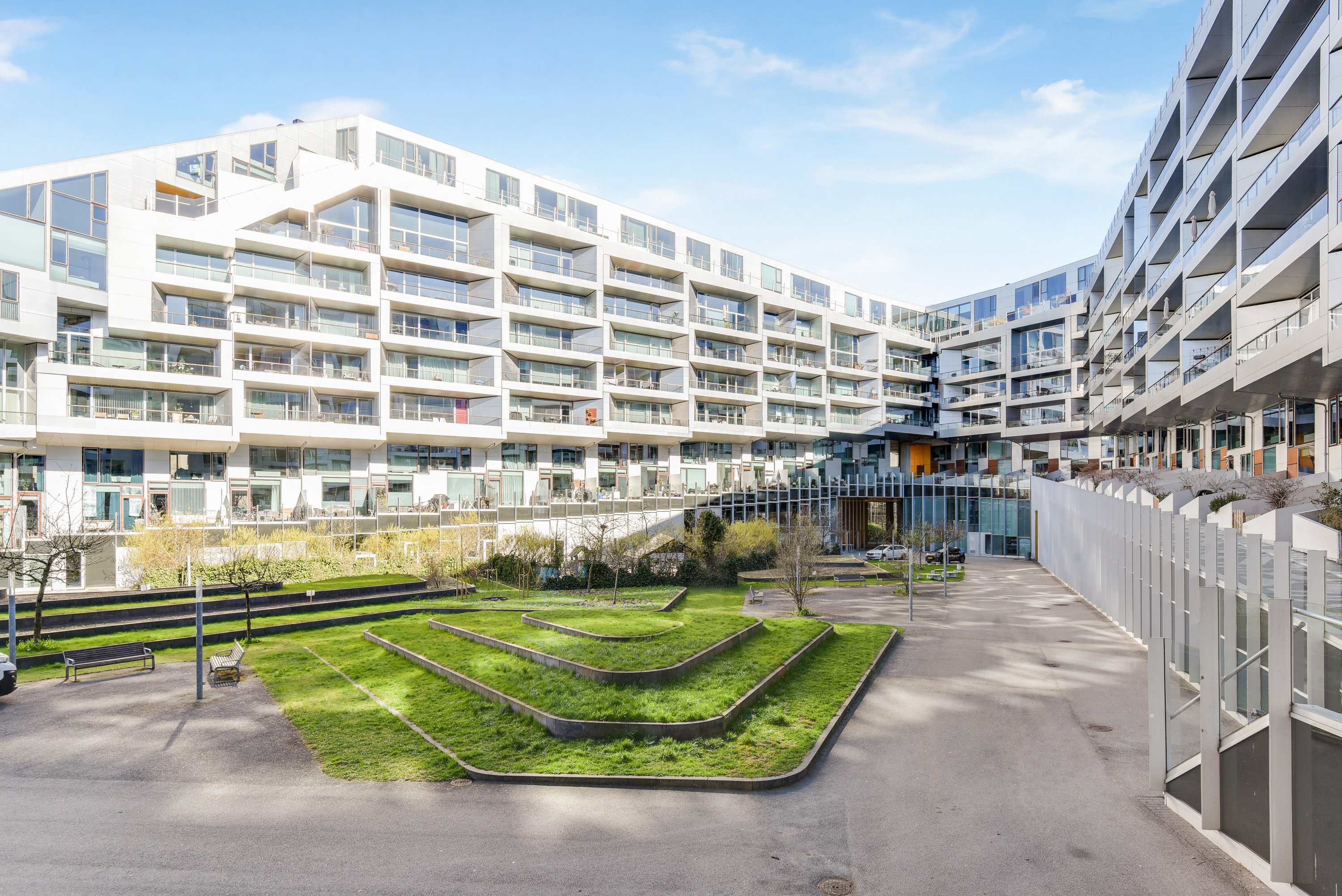 Fremhævet gårdmiljø billede i fuldskærmstilstand. Billede af Robert Jacobsens Vej 84, st.. t2., 2300 København S