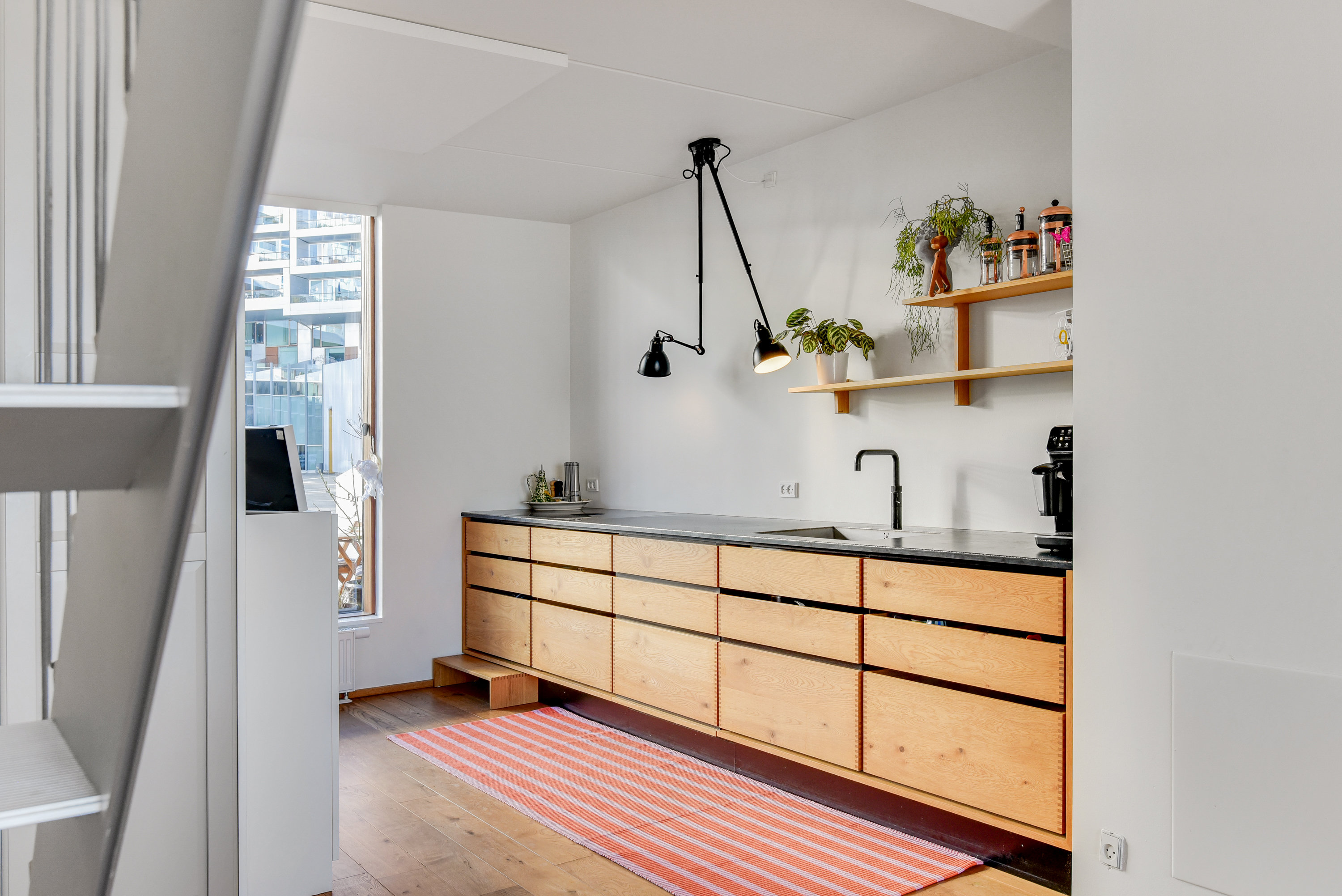 Fremhævet køkken billede i fuldskærmstilstand. Billede af Robert Jacobsens Vej 84, st.. t2., 2300 København S