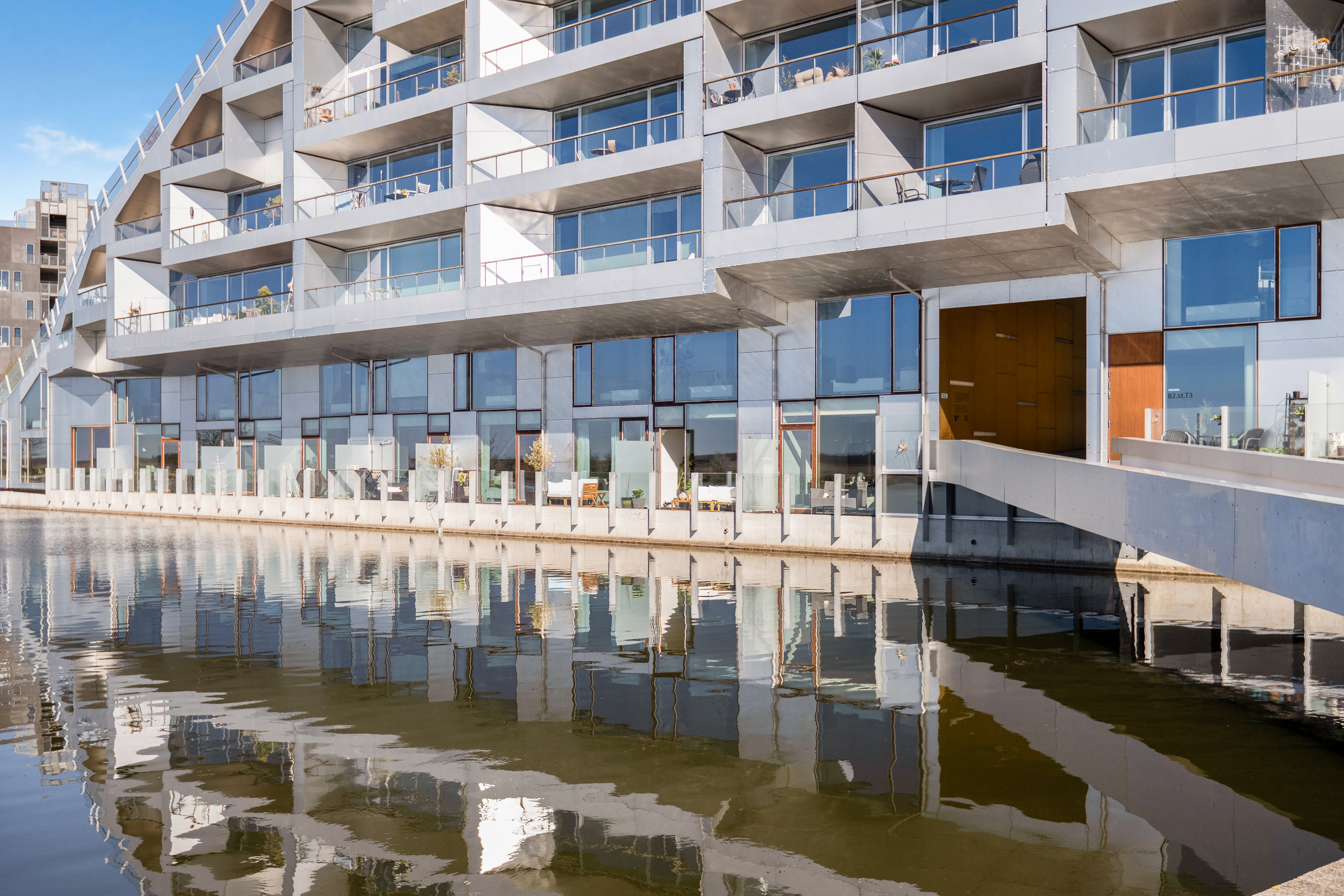 Fremhævet gårdmiljø billede i fuldskærmstilstand. Billede af Robert Jacobsens Vej 84, st.. t2., 2300 København S