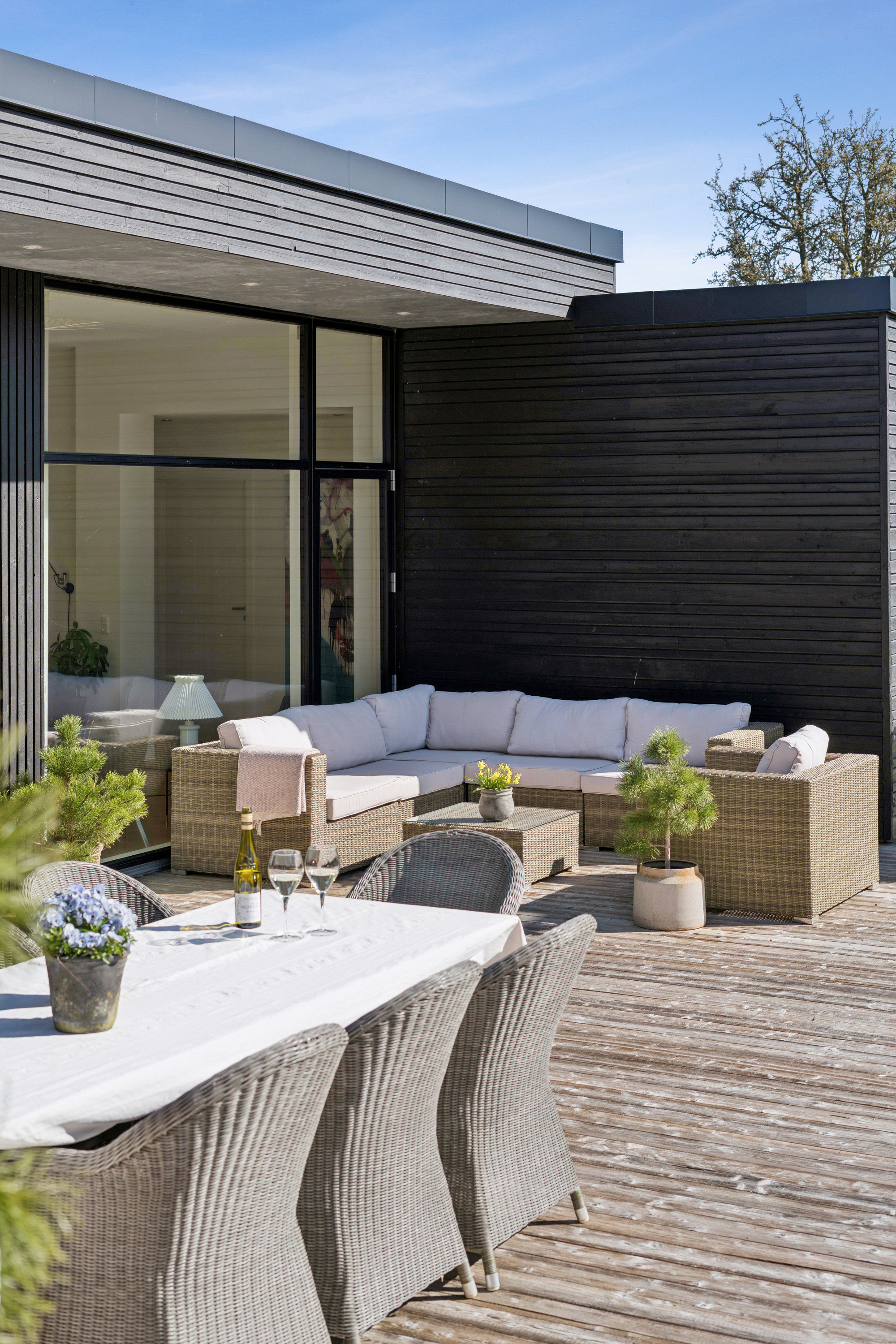 Fremhævet terrasse billede i fuldskærmstilstand. Billede af Lillisvej 4, 9000 Aalborg