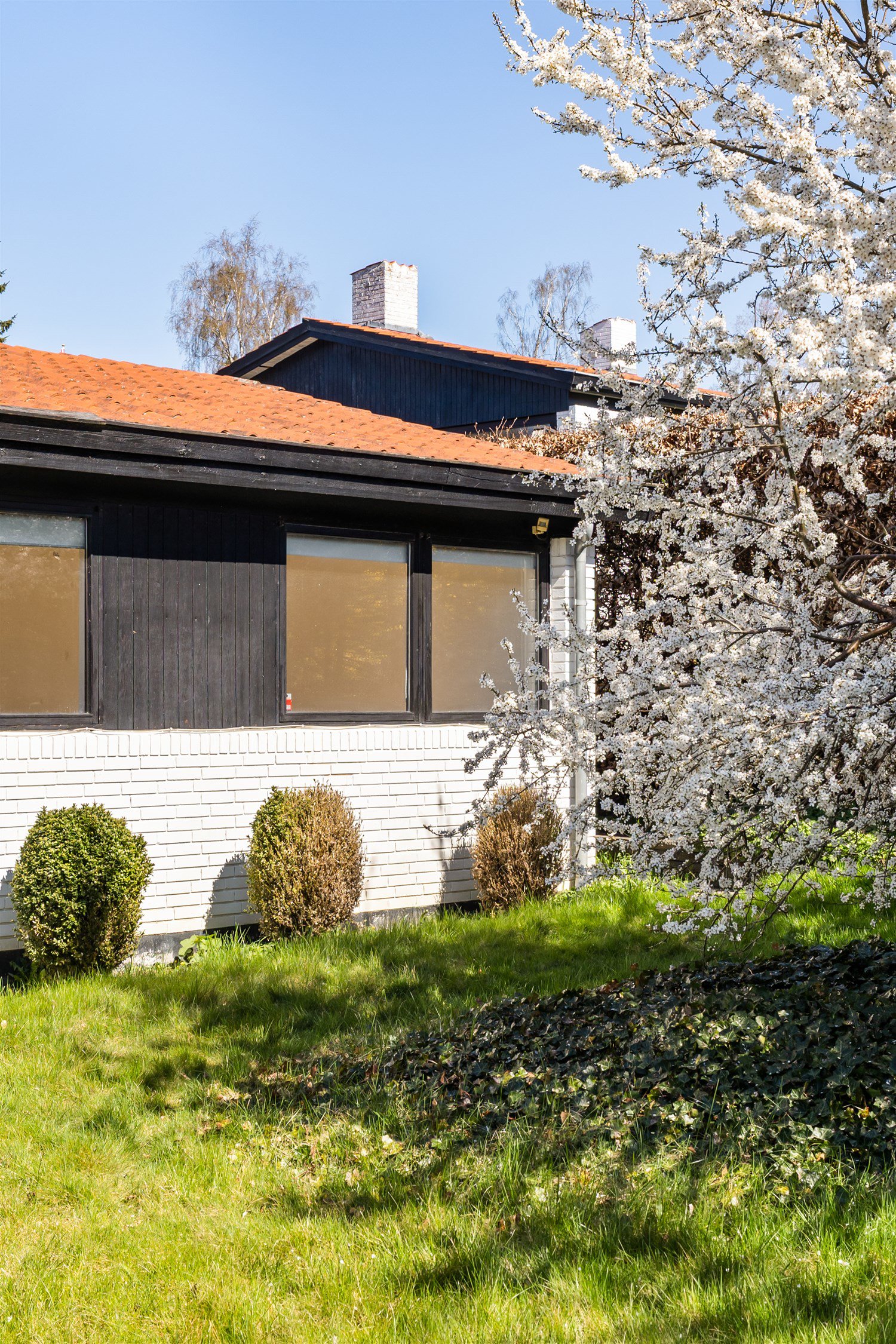 Fremhævet andet billede i fuldskærmstilstand. Billede af Fagerparken 23, 2950 Vedbæk