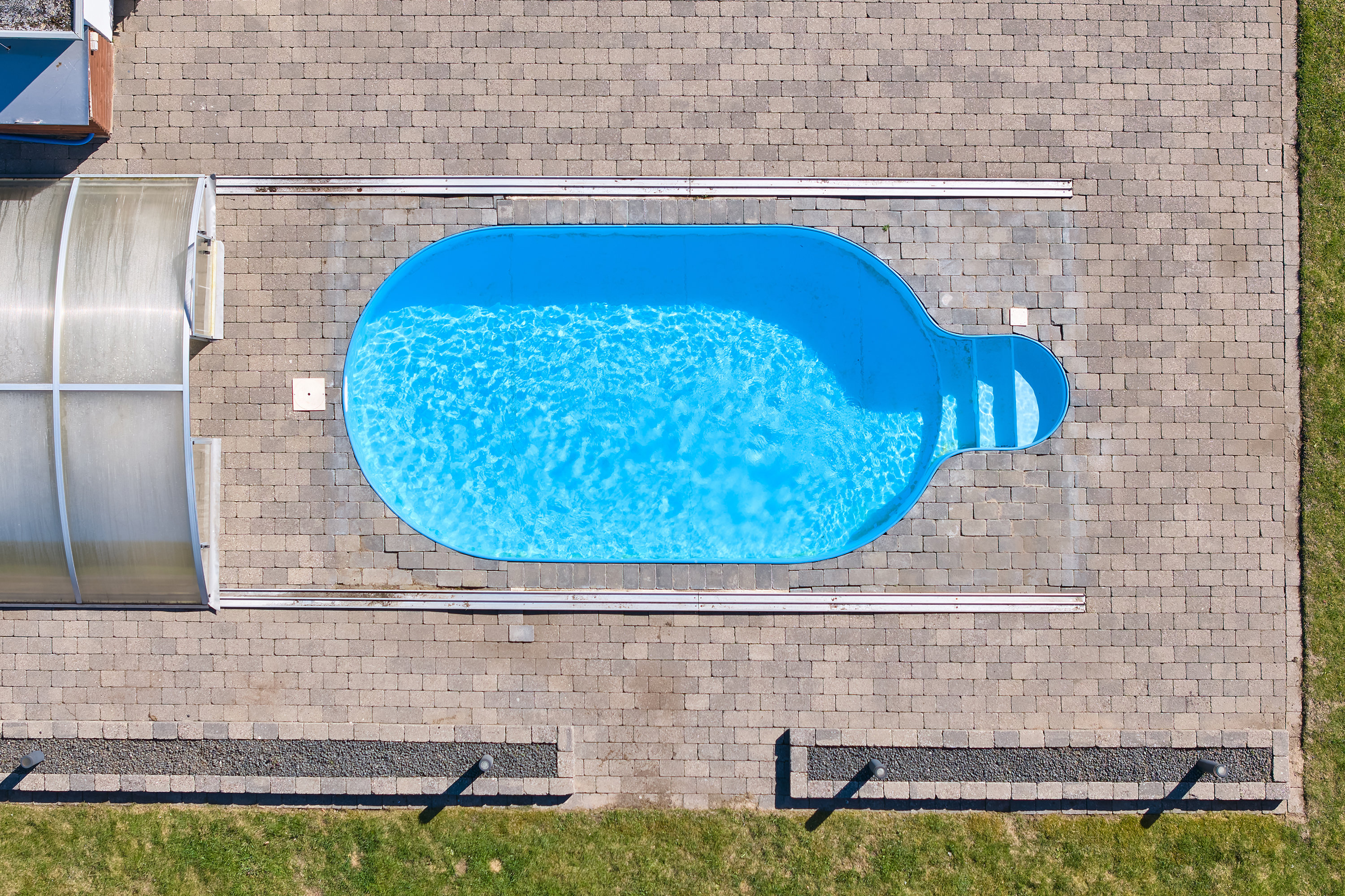 Fremhævet pool billede i fuldskærmstilstand. Billede af Engdraget 11, 3600 Frederikssund