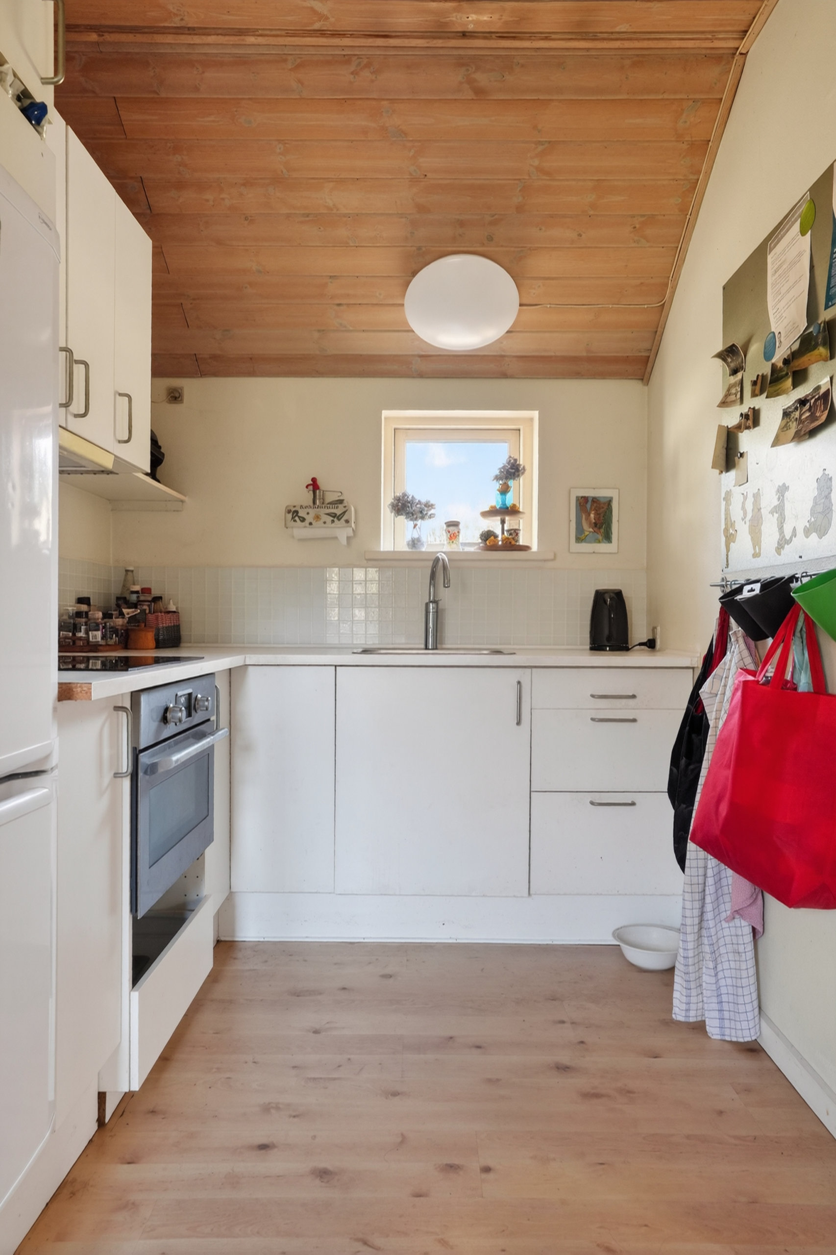 Fremhævet køkken billede i fuldskærmstilstand. Billede af Telemansvej 1, Yderby Lyng, 4583 Sjællands Odde