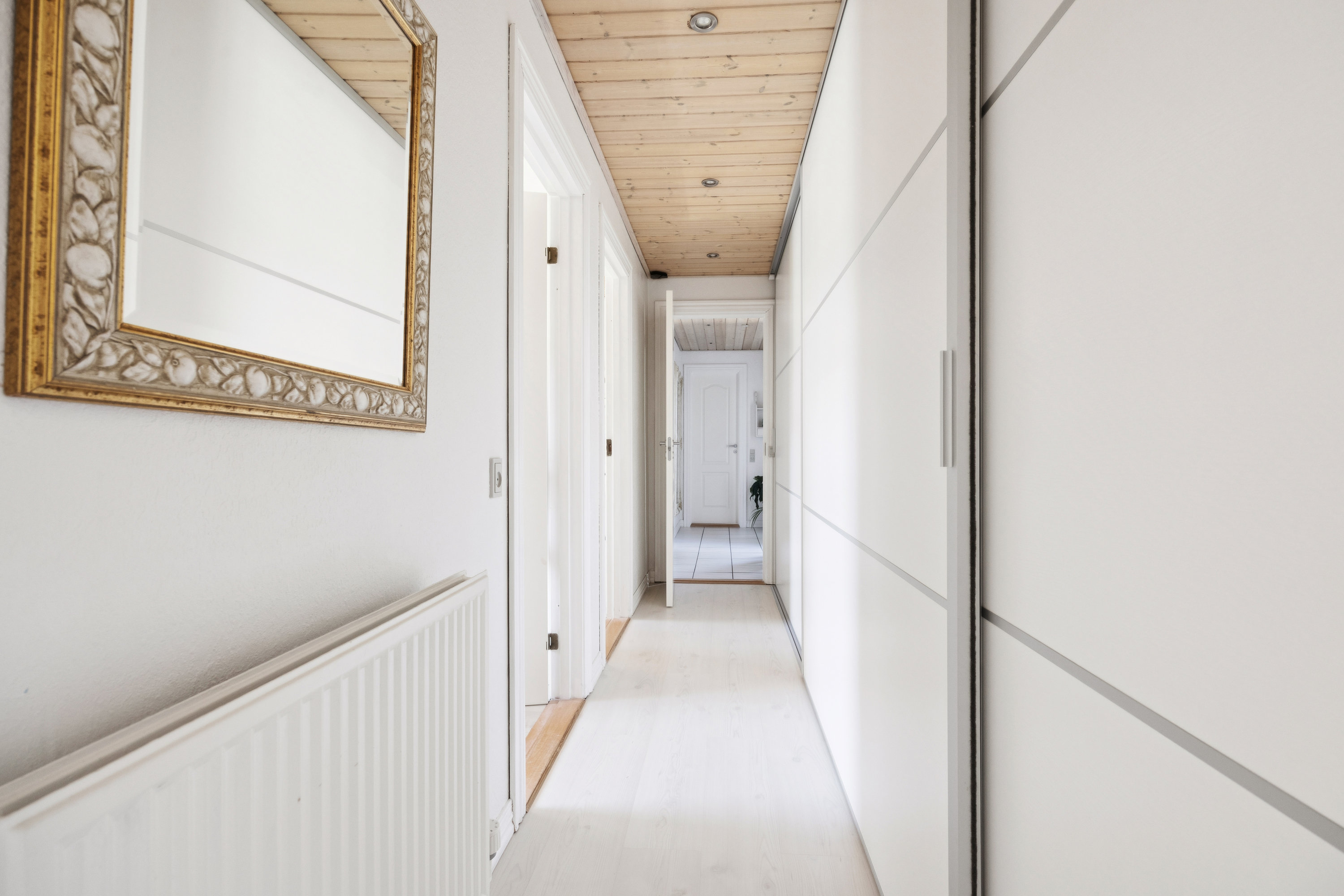 Fremhævet gang billede i fuldskærmstilstand. Billede af Enebærvænget 10, 9850 Hirtshals