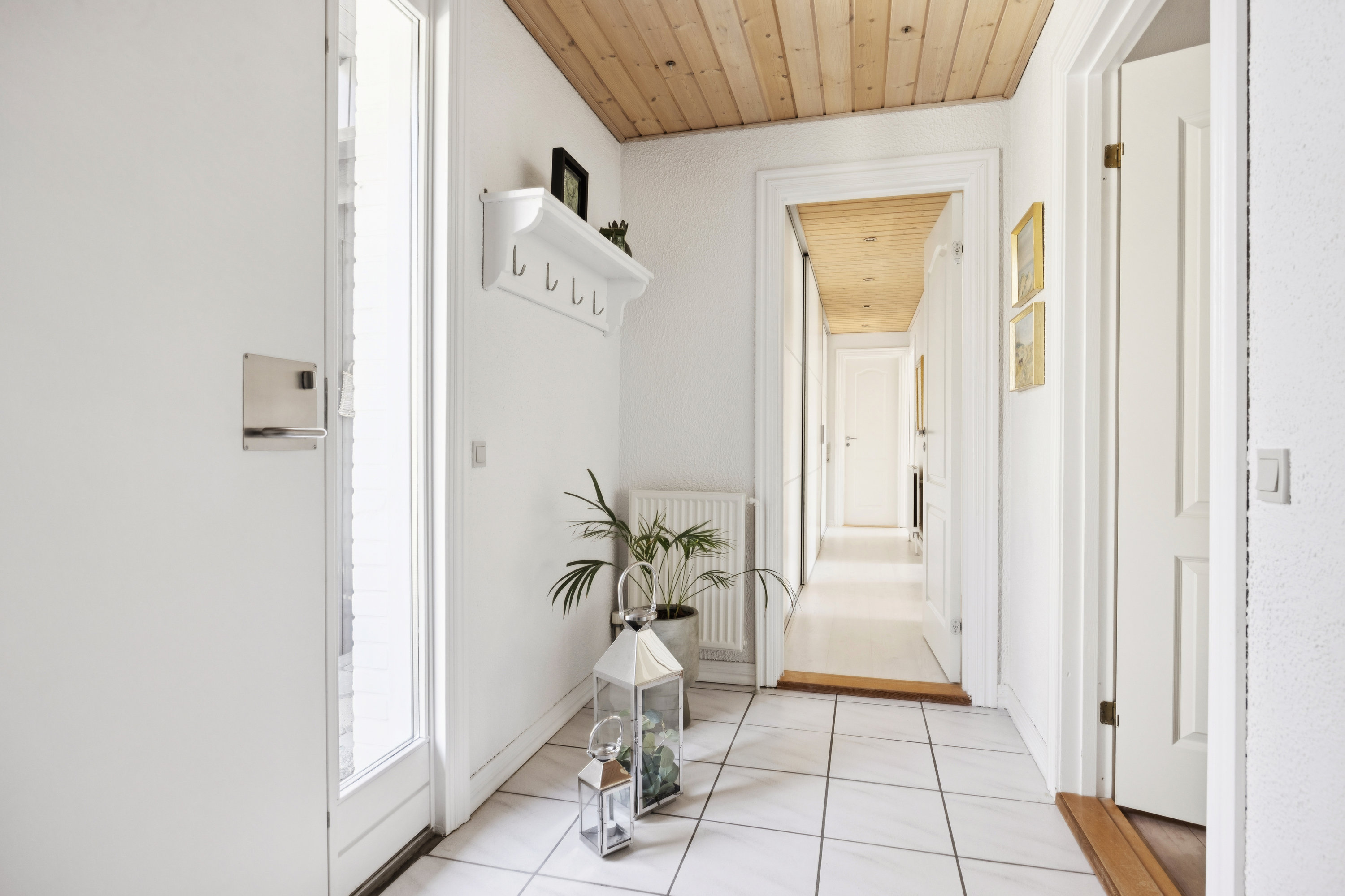 Fremhævet gang billede i fuldskærmstilstand. Billede af Enebærvænget 10, 9850 Hirtshals