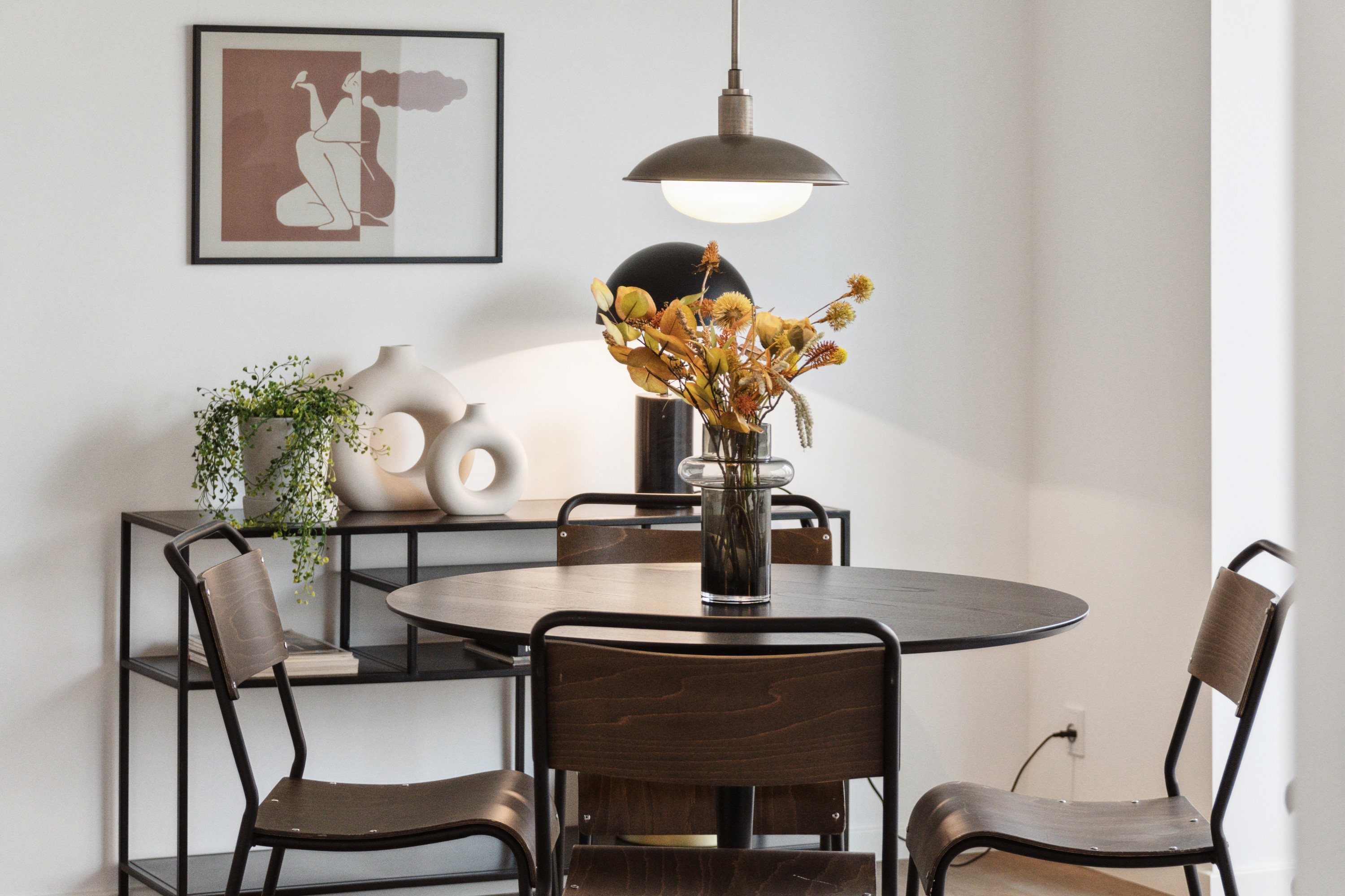 Fremhævet  billede i fuldskærmstilstand. Billede af Midgårdsvej 38, 1. 4., Bolbro, 5200 Odense V