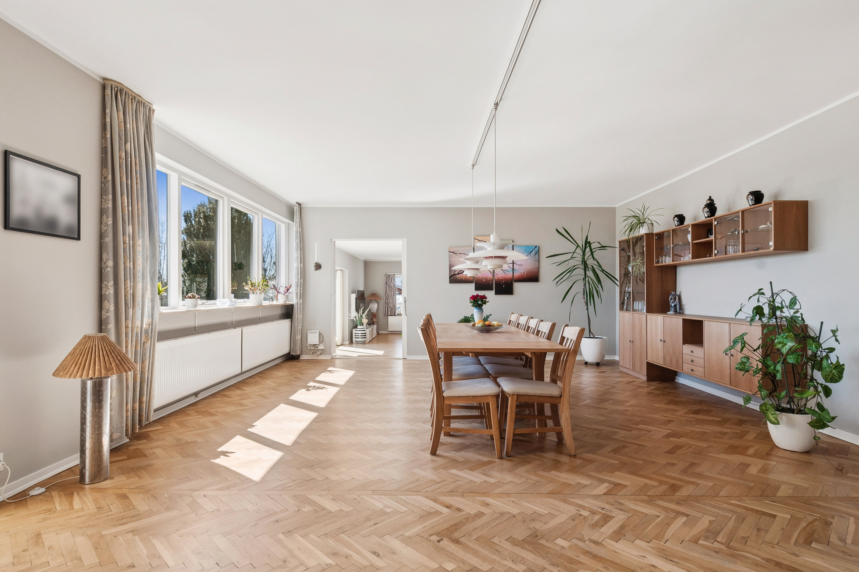 Fremhævet stue billede i fuldskærmstilstand. Billede af Hjallerup Alle 16, 2770 Kastrup