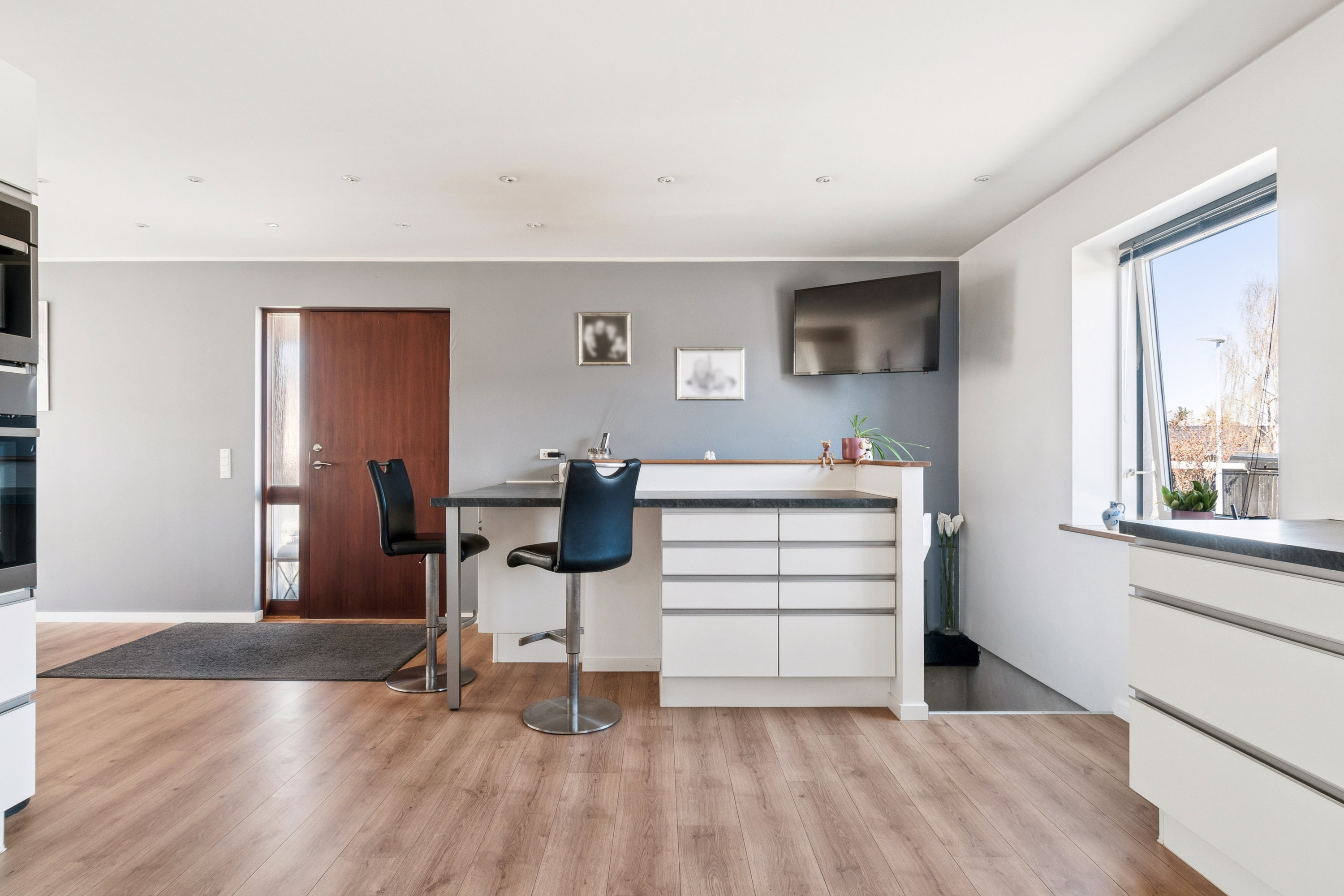 Fremhævet værelse billede i fuldskærmstilstand. Billede af Hjallerup Alle 16, 2770 Kastrup