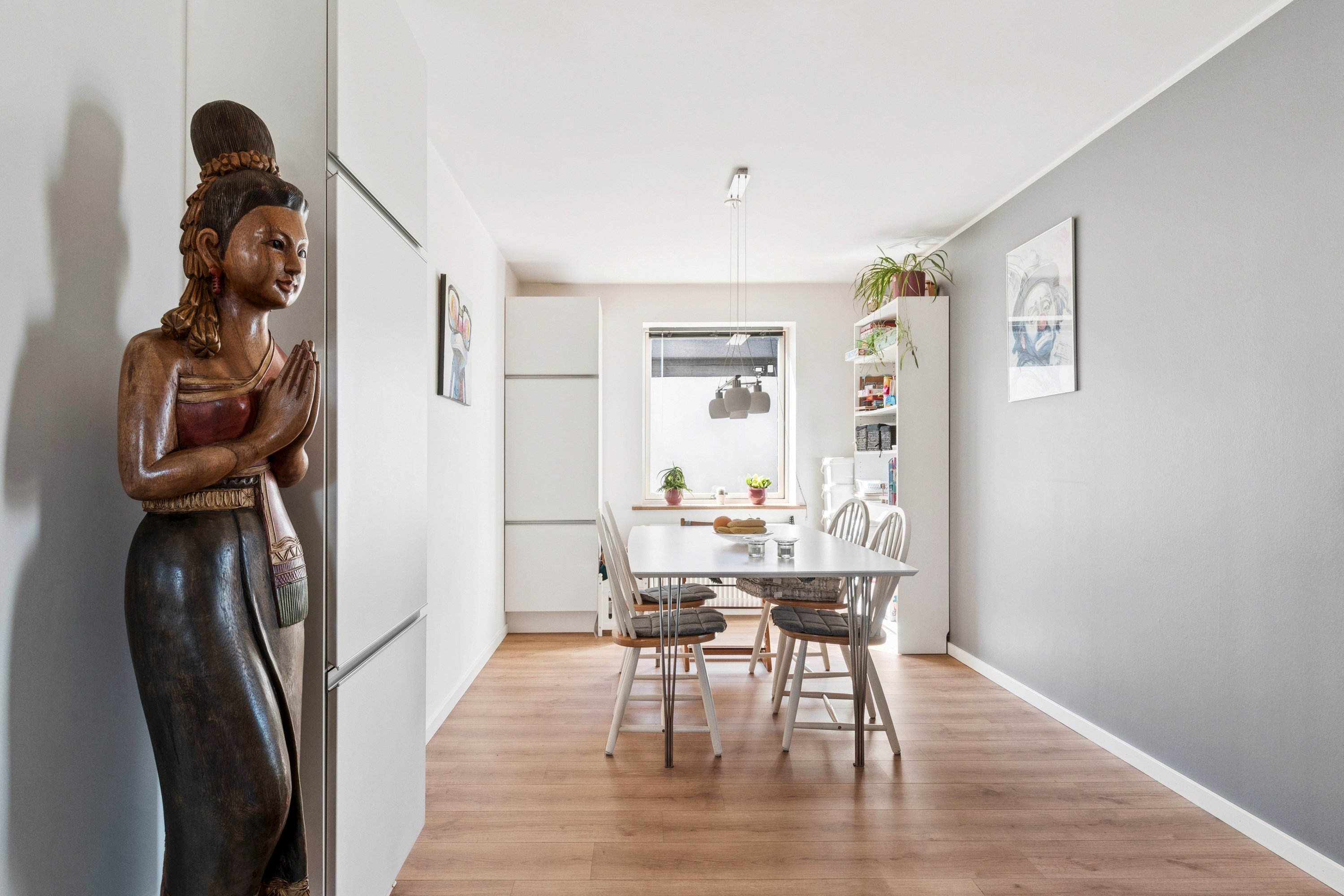 Fremhævet gang billede i fuldskærmstilstand. Billede af Hjallerup Alle 16, 2770 Kastrup