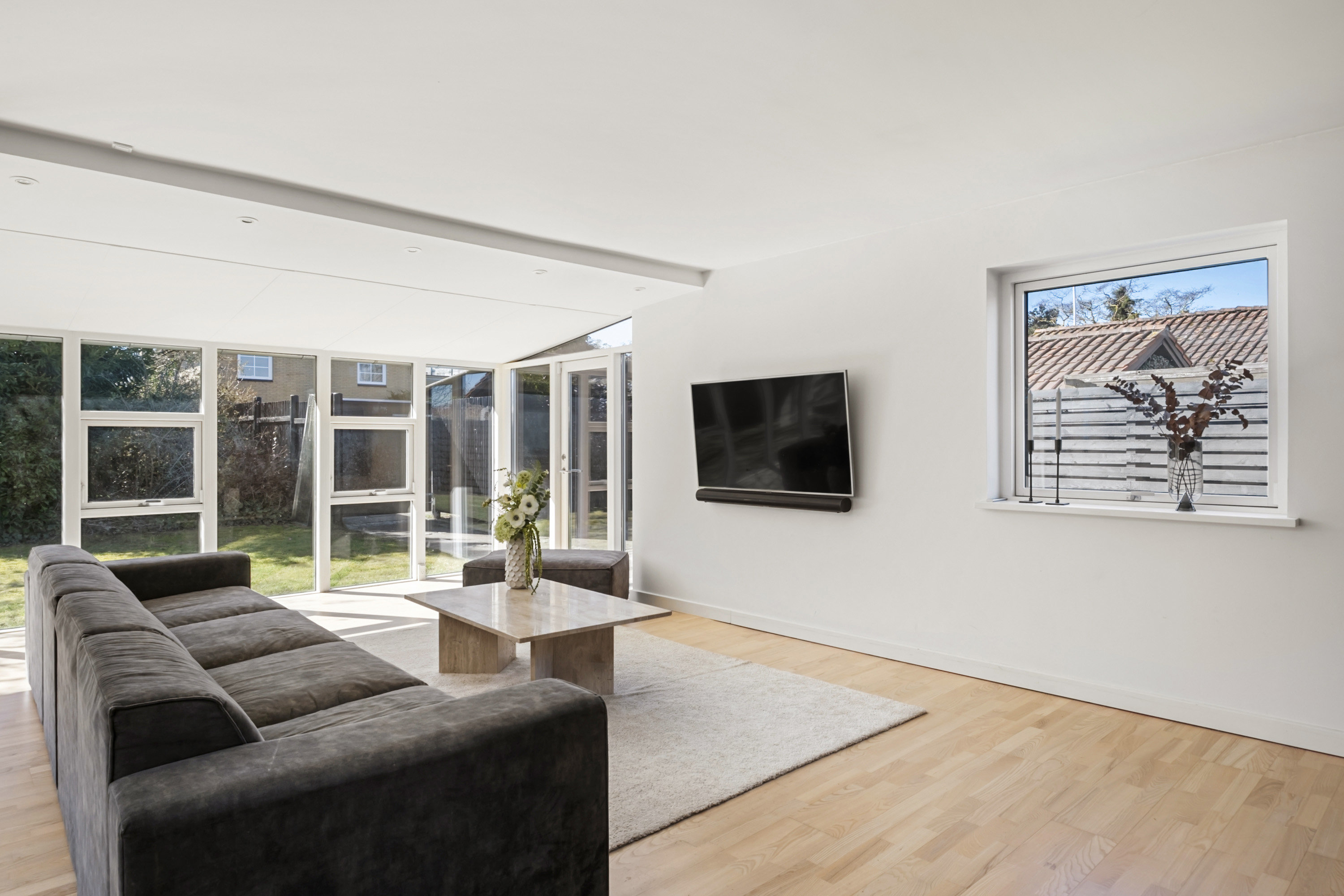 Fremhævet stue billede i fuldskærmstilstand. Billede af Hovgårdsvej 11, 3060 Espergærde