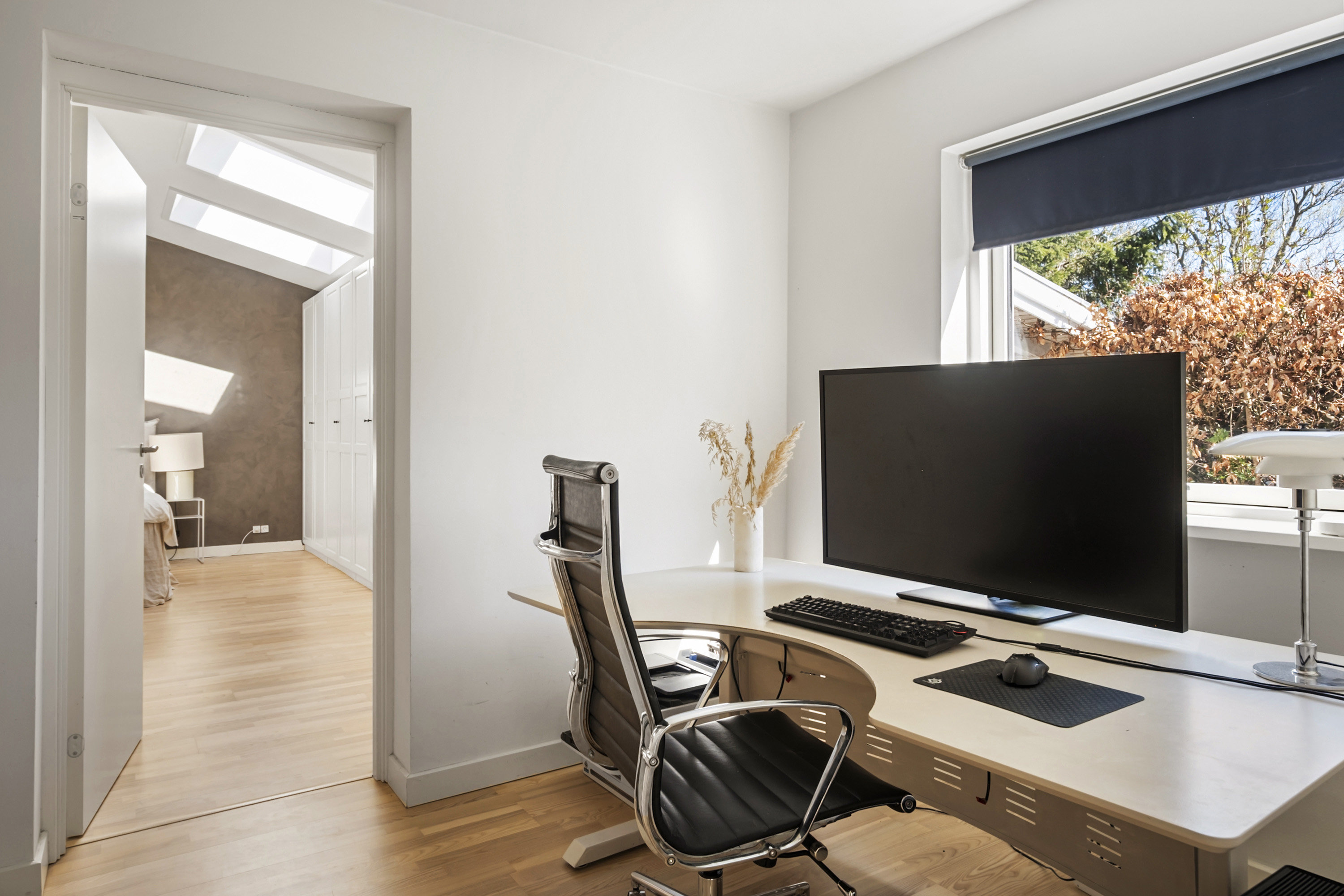 Fremhævet kontor billede i fuldskærmstilstand. Billede af Hovgårdsvej 11, 3060 Espergærde