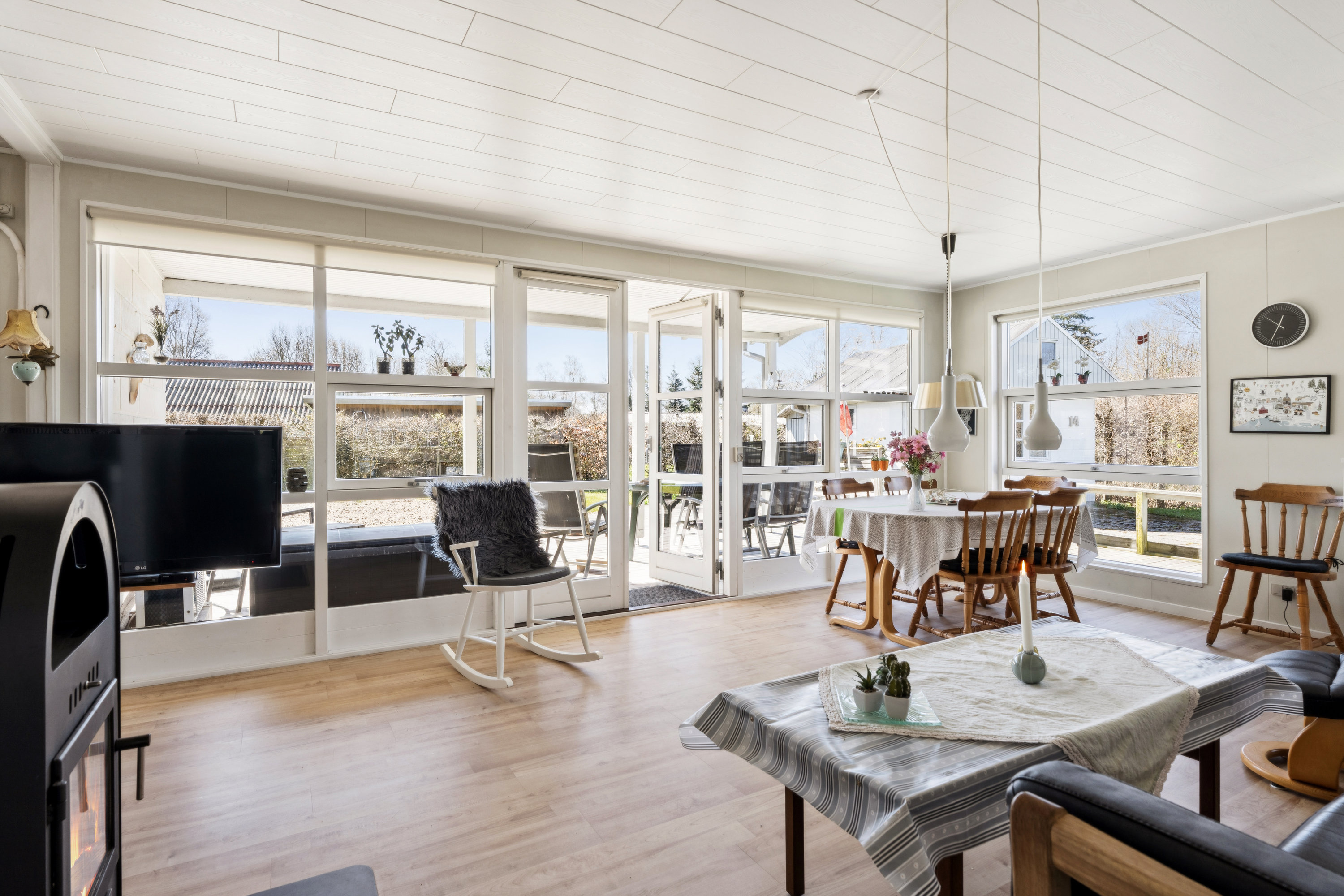 Fremhævet stue billede i fuldskærmstilstand. Billede af Mejsevej 14, Ahl Strand, 8400 Ebeltoft