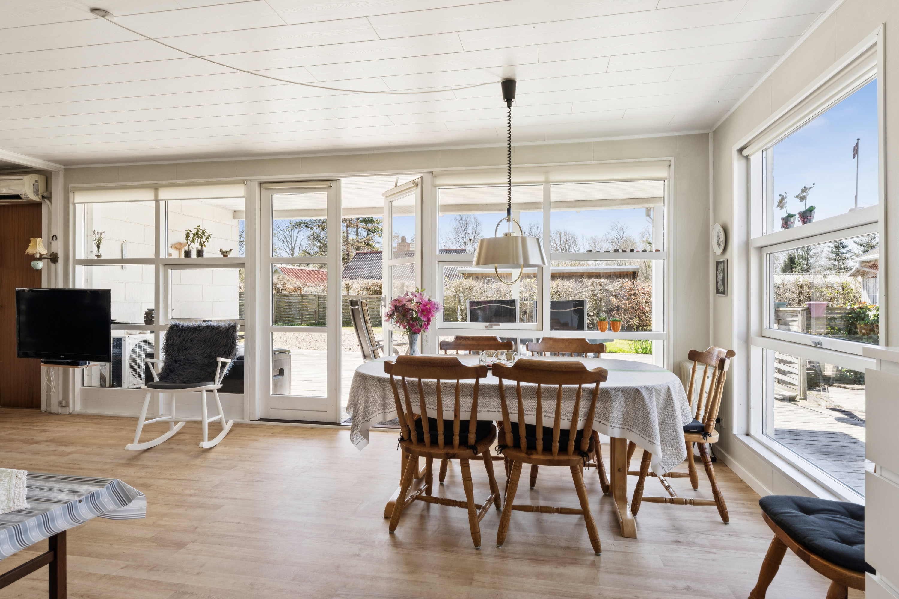 Fremhævet stue billede i fuldskærmstilstand. Billede af Mejsevej 14, Ahl Strand, 8400 Ebeltoft