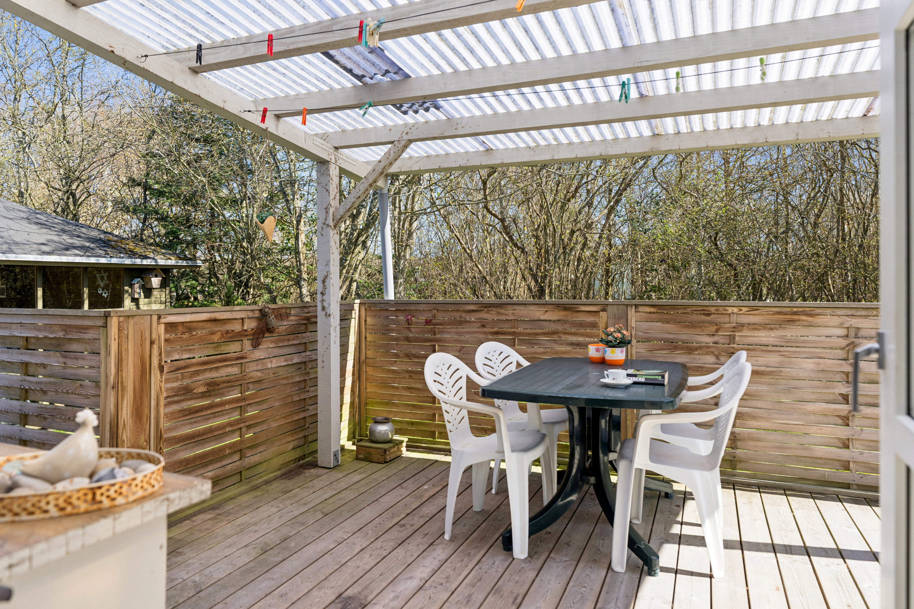 Fremhævet terrasse billede i fuldskærmstilstand. Billede af Mejsevej 14, Ahl Strand, 8400 Ebeltoft