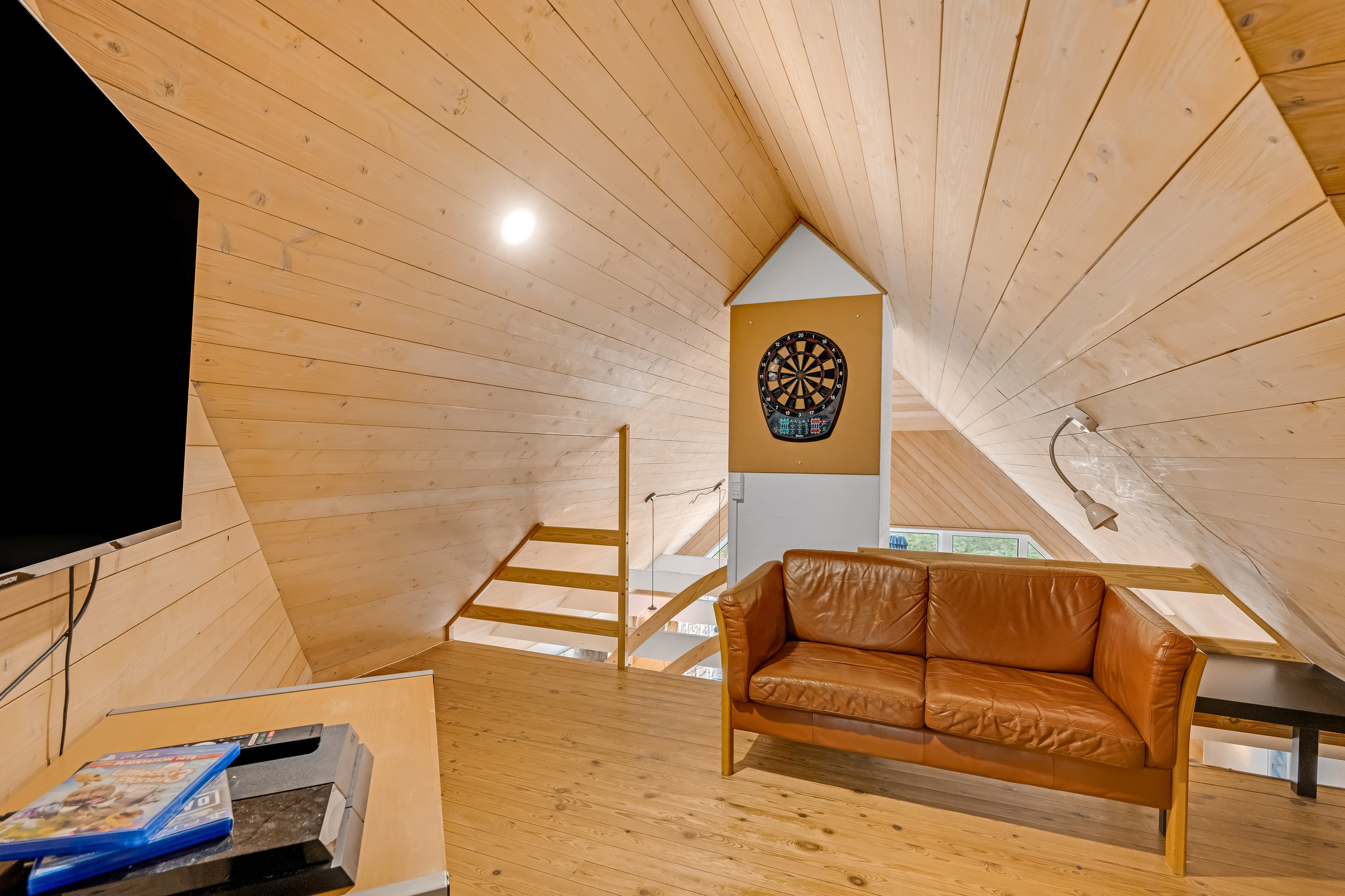 Fremhævet stue billede i fuldskærmstilstand. Billede af Skovvang 33, Lønne, 6830 Nørre Nebel