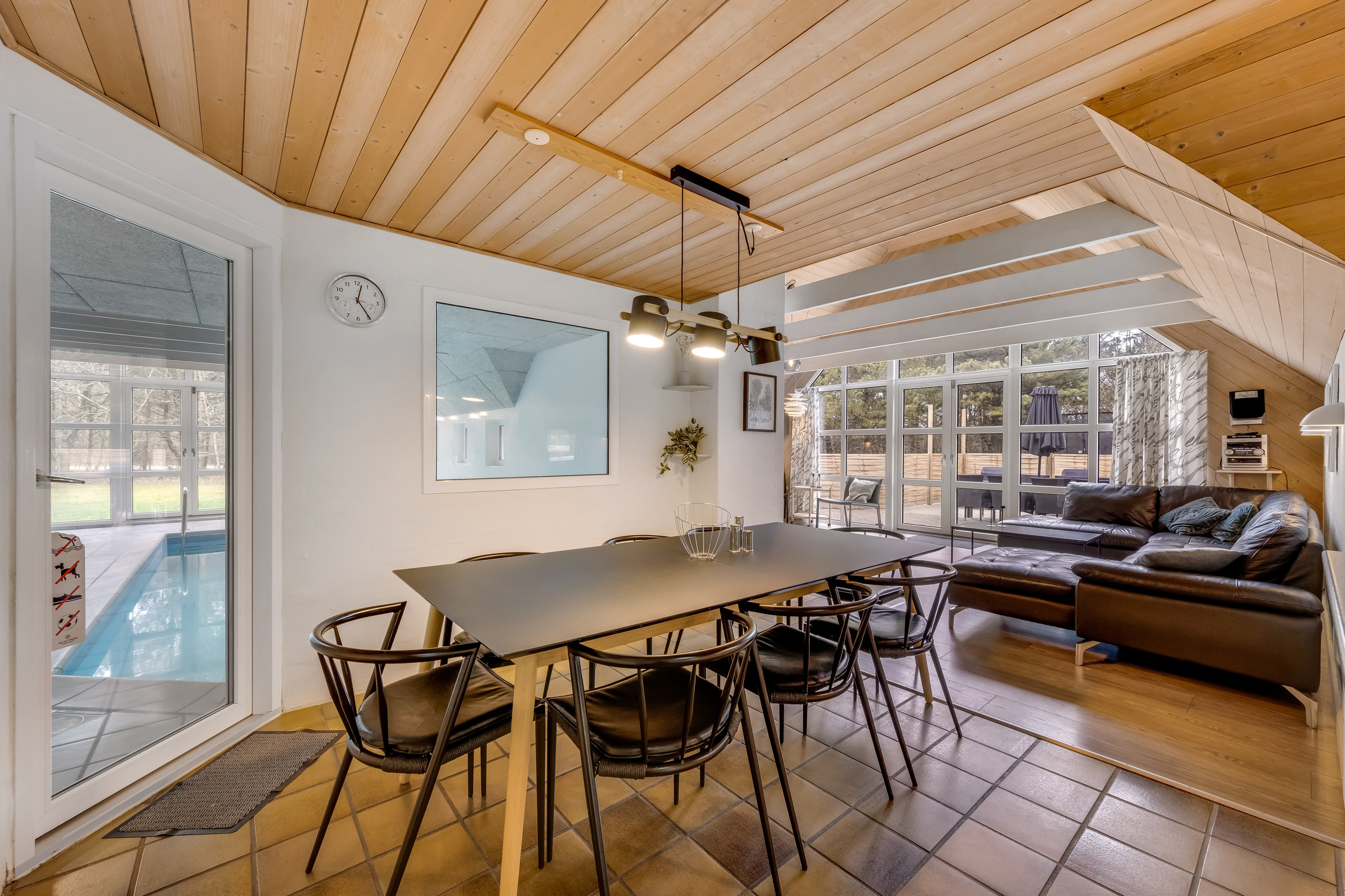 Fremhævet stue billede i fuldskærmstilstand. Billede af Skovvang 33, Lønne, 6830 Nørre Nebel