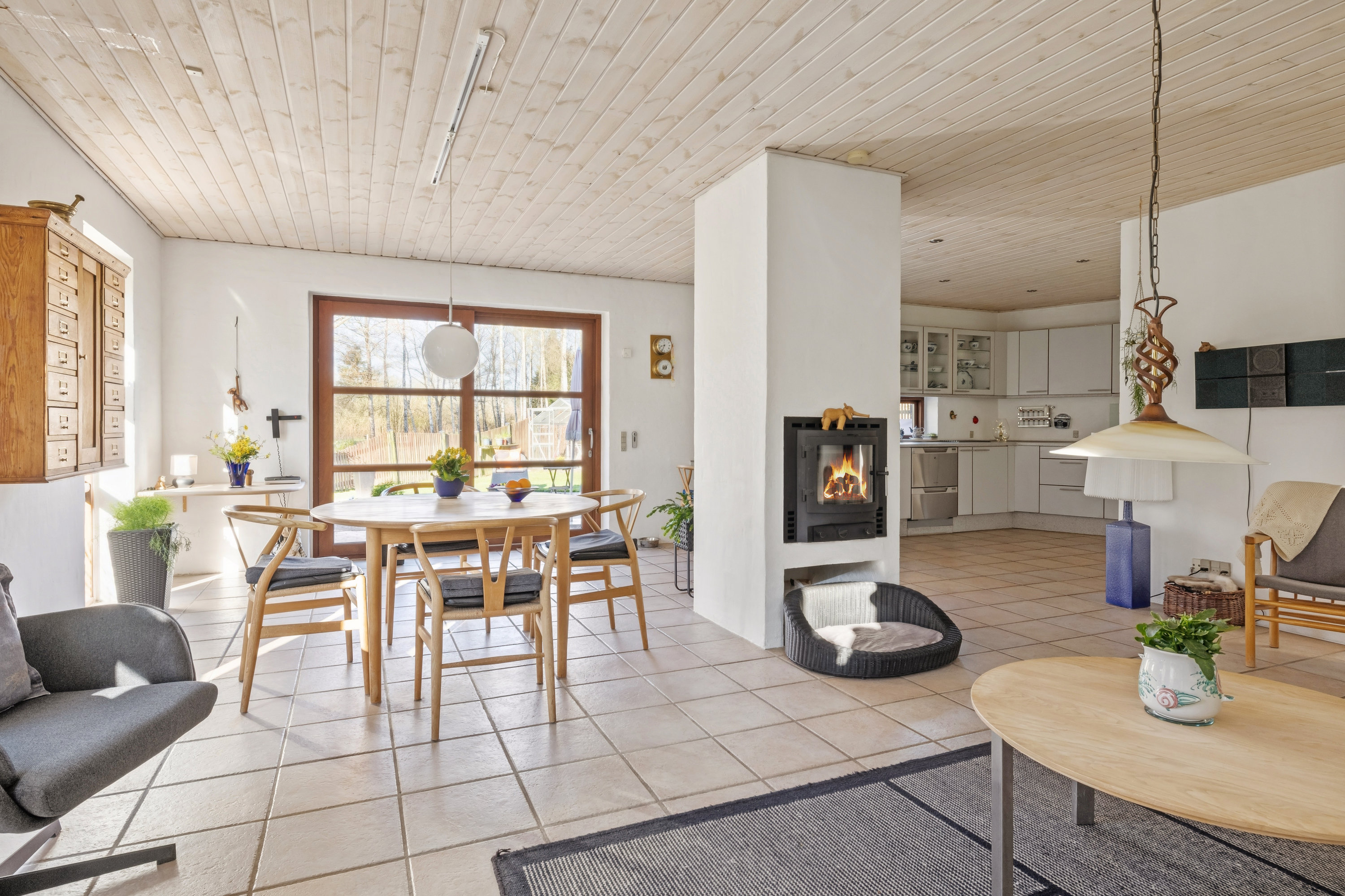 Fremhævet stue billede i fuldskærmstilstand. Billede af Skyttebakken 8B, 8550 Ryomgård