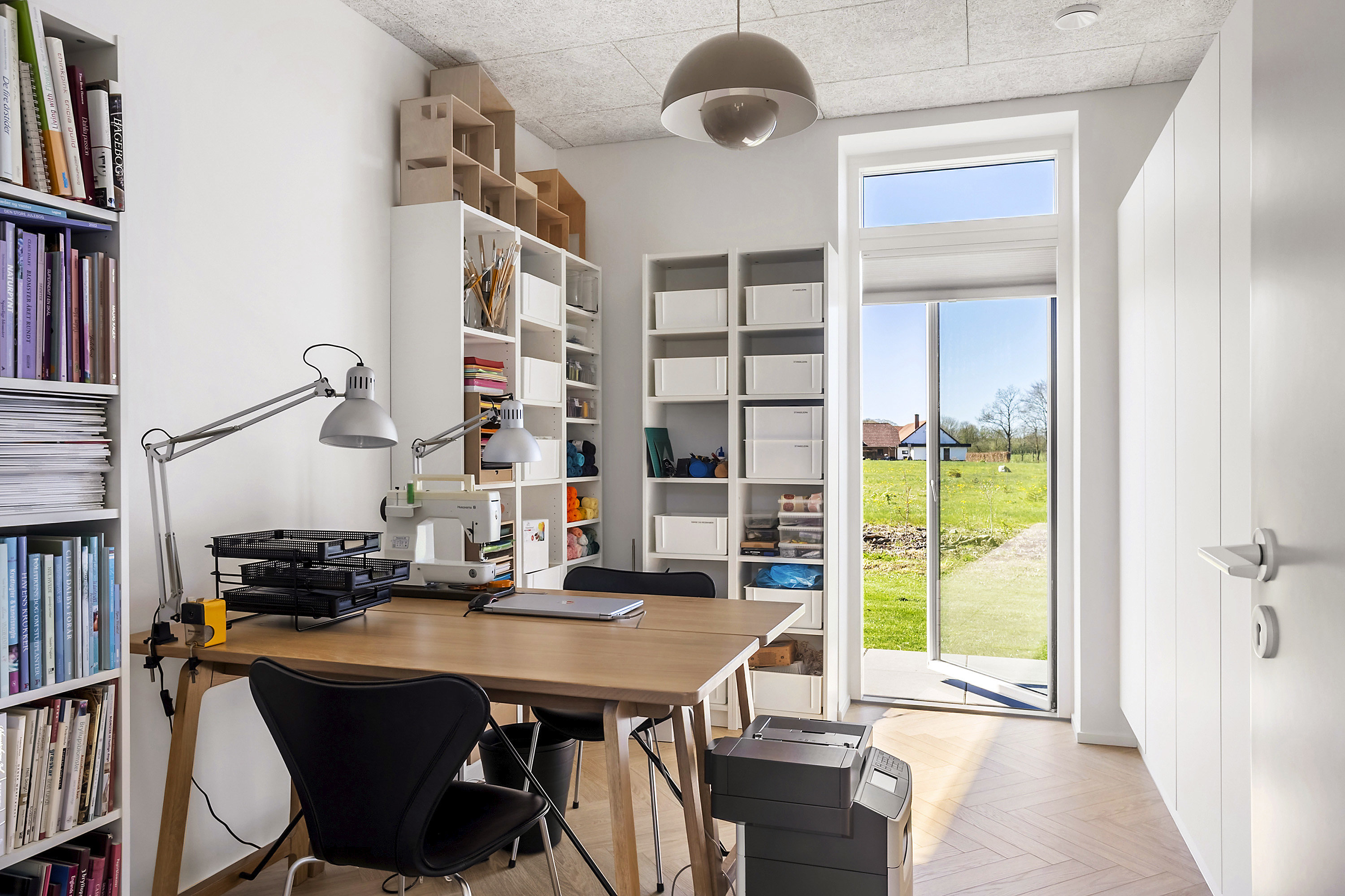 Fremhævet kontor billede i fuldskærmstilstand. Billede af Vigårdsvej 12, Læborg, 6600 Vejen