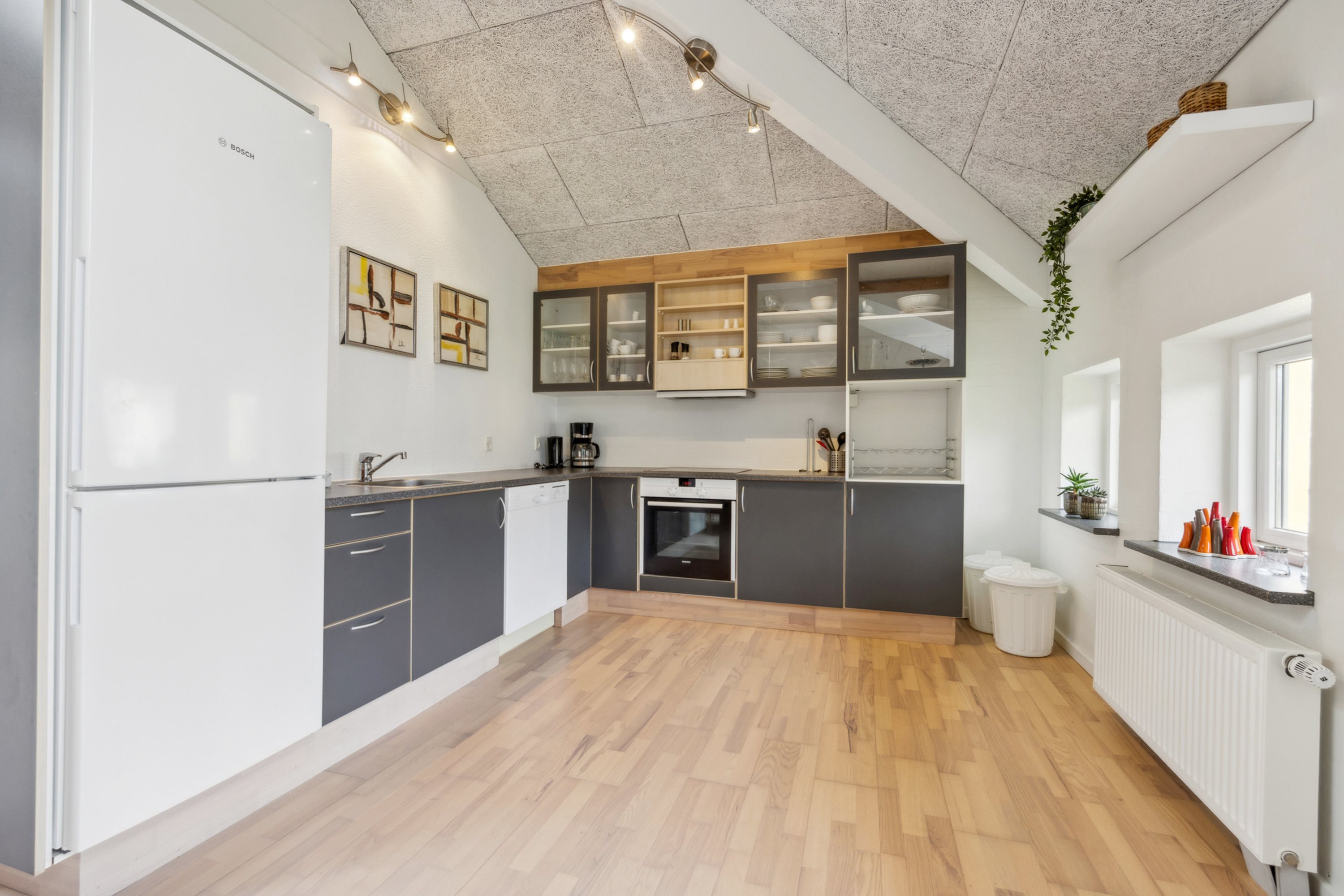 Fremhævet køkken billede i fuldskærmstilstand. Billede af Portlandsvej 97B, 1. tv., 9370 Hals