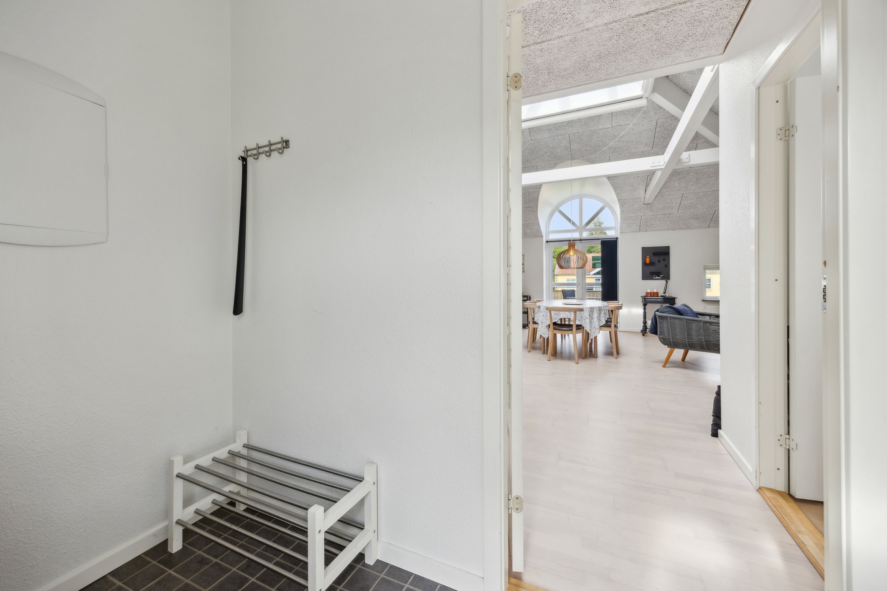 Fremhævet gang billede i fuldskærmstilstand. Billede af Portlandsvej 97B, 1. tv., 9370 Hals