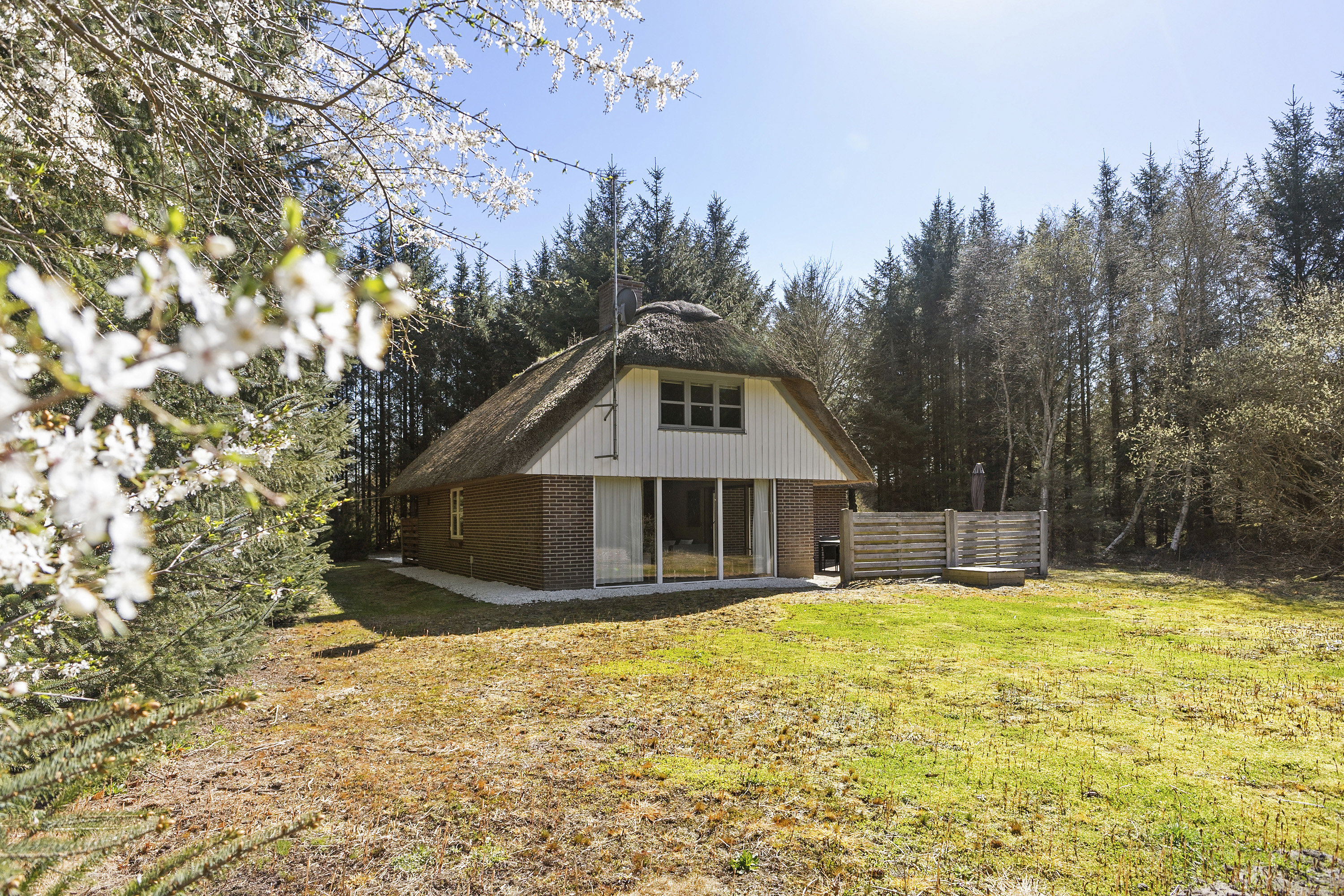 Fremhævet ejendommen billede i fuldskærmstilstand. Billede af Vester Mosevej 9, Husby, 6990 Ulfborg