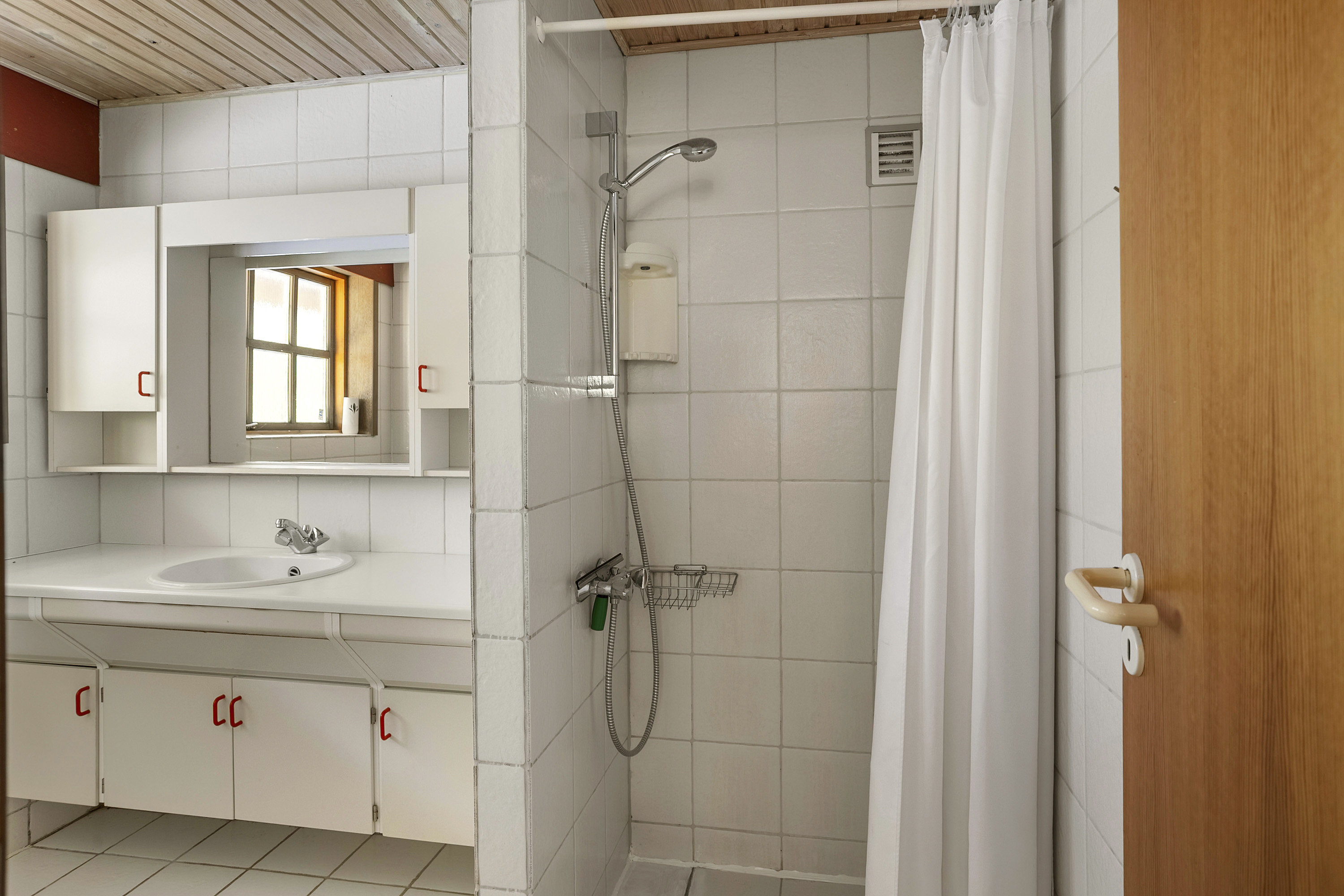 Fremhævet badeværelse billede i fuldskærmstilstand. Billede af Vester Mosevej 9, Husby, 6990 Ulfborg