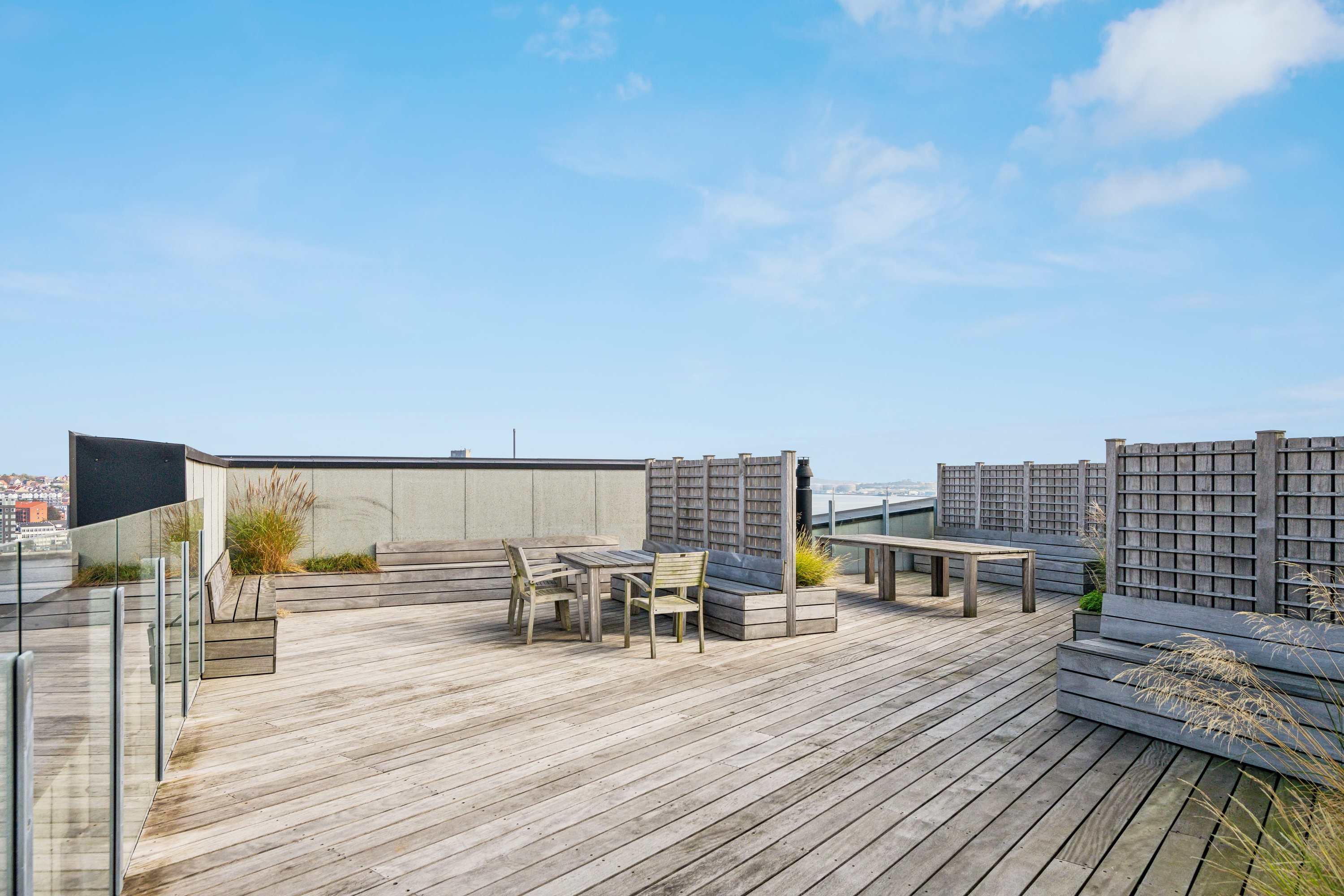 Fremhævet fælles terrasse billede i fuldskærmstilstand. Billede af Strandvejen 3, 6. 1., 9000 Aalborg