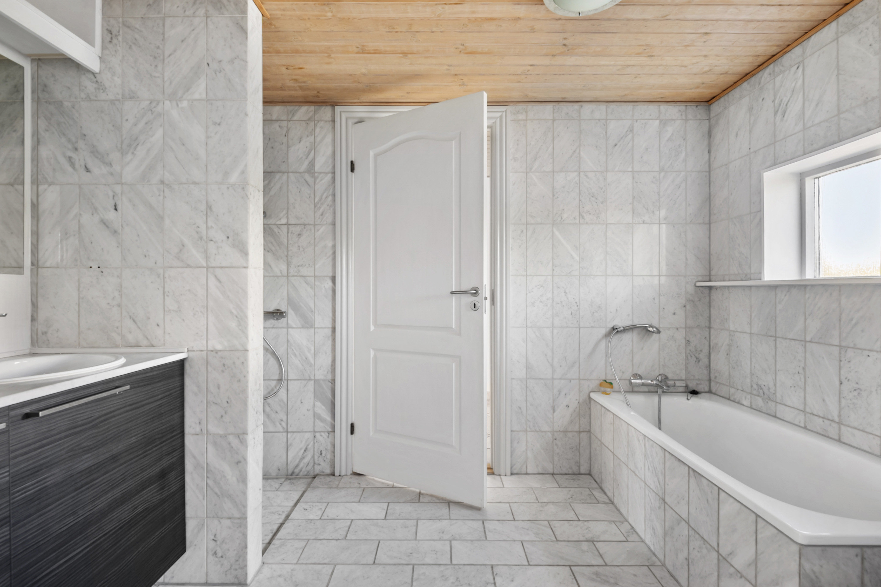 Fremhævet badeværelse billede i fuldskærmstilstand. Billede af Matrosvænget 195, Hjerting, 6710 Esbjerg V