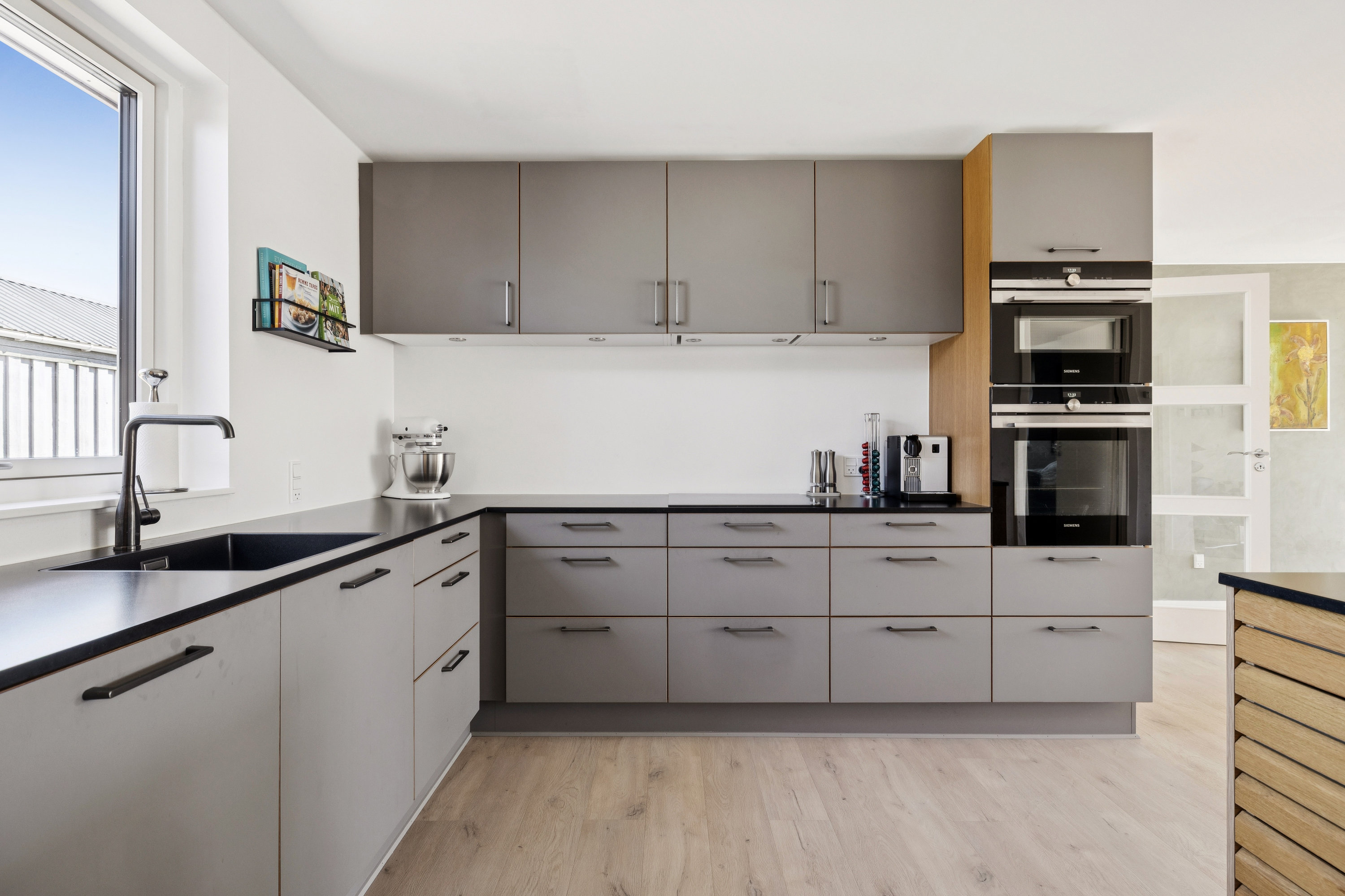 Fremhævet køkken billede i fuldskærmstilstand. Billede af H C Andersens Vej 4, 8660 Skanderborg