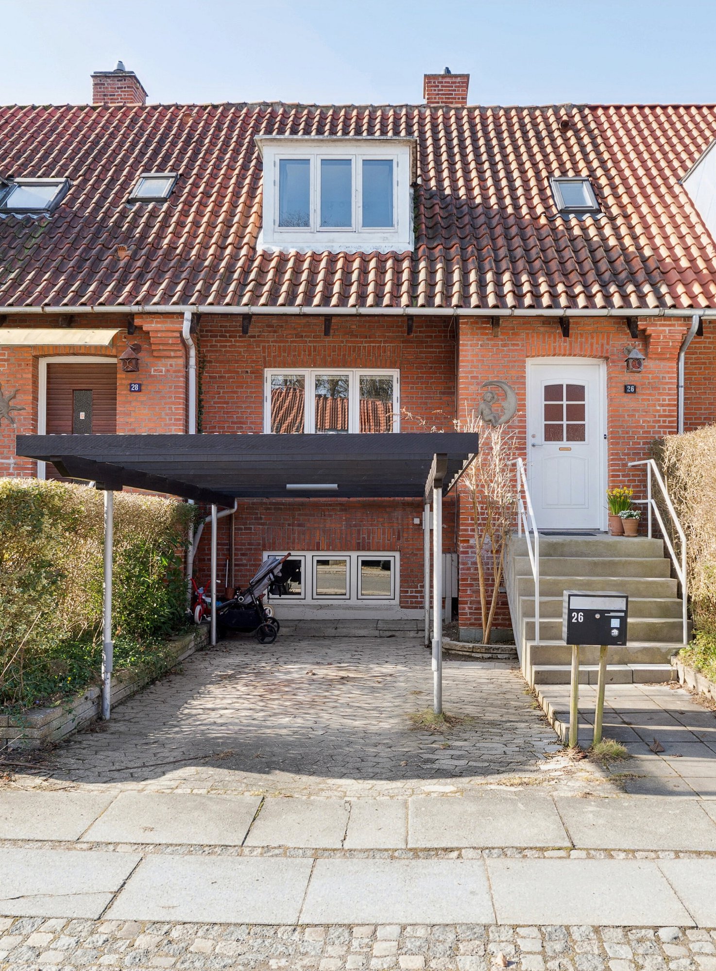 Fremhævet set fra vejen billede i fuldskærmstilstand. Billede af Lyngtoften 26, 2800 Kongens Lyngby