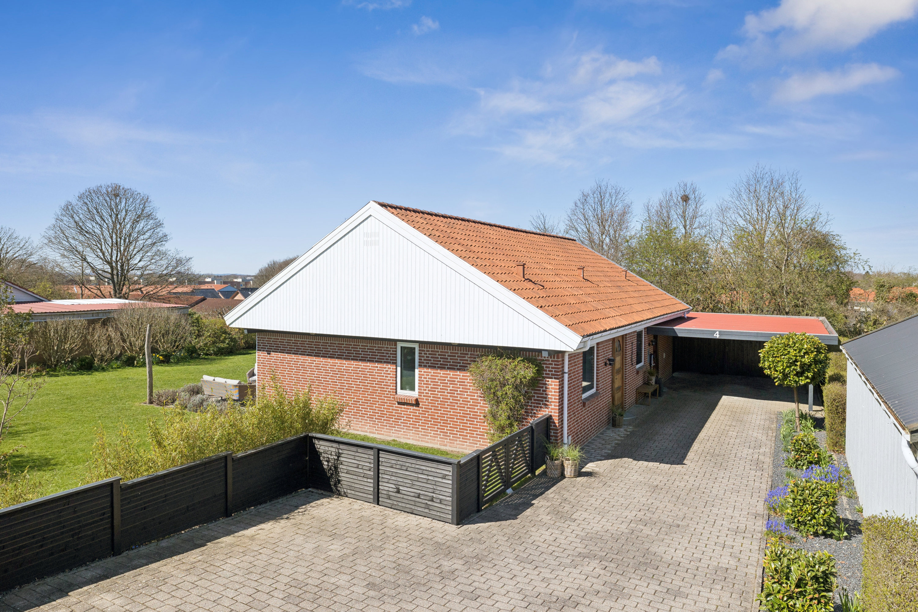 Fremhævet ejendommen billede i fuldskærmstilstand. Billede af H C Andersens Vej 4, 8660 Skanderborg