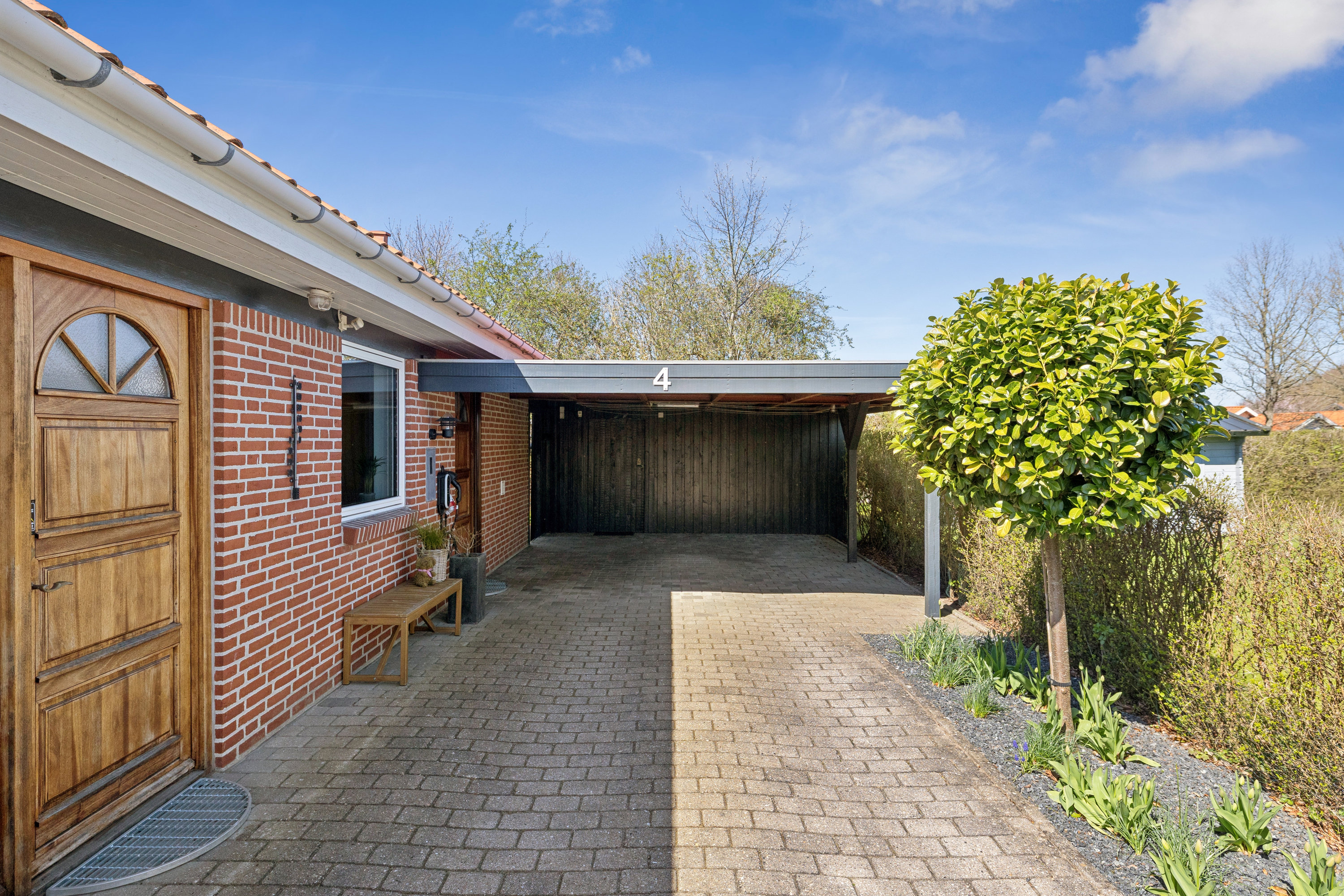 Fremhævet carport billede i fuldskærmstilstand. Billede af H C Andersens Vej 4, 8660 Skanderborg