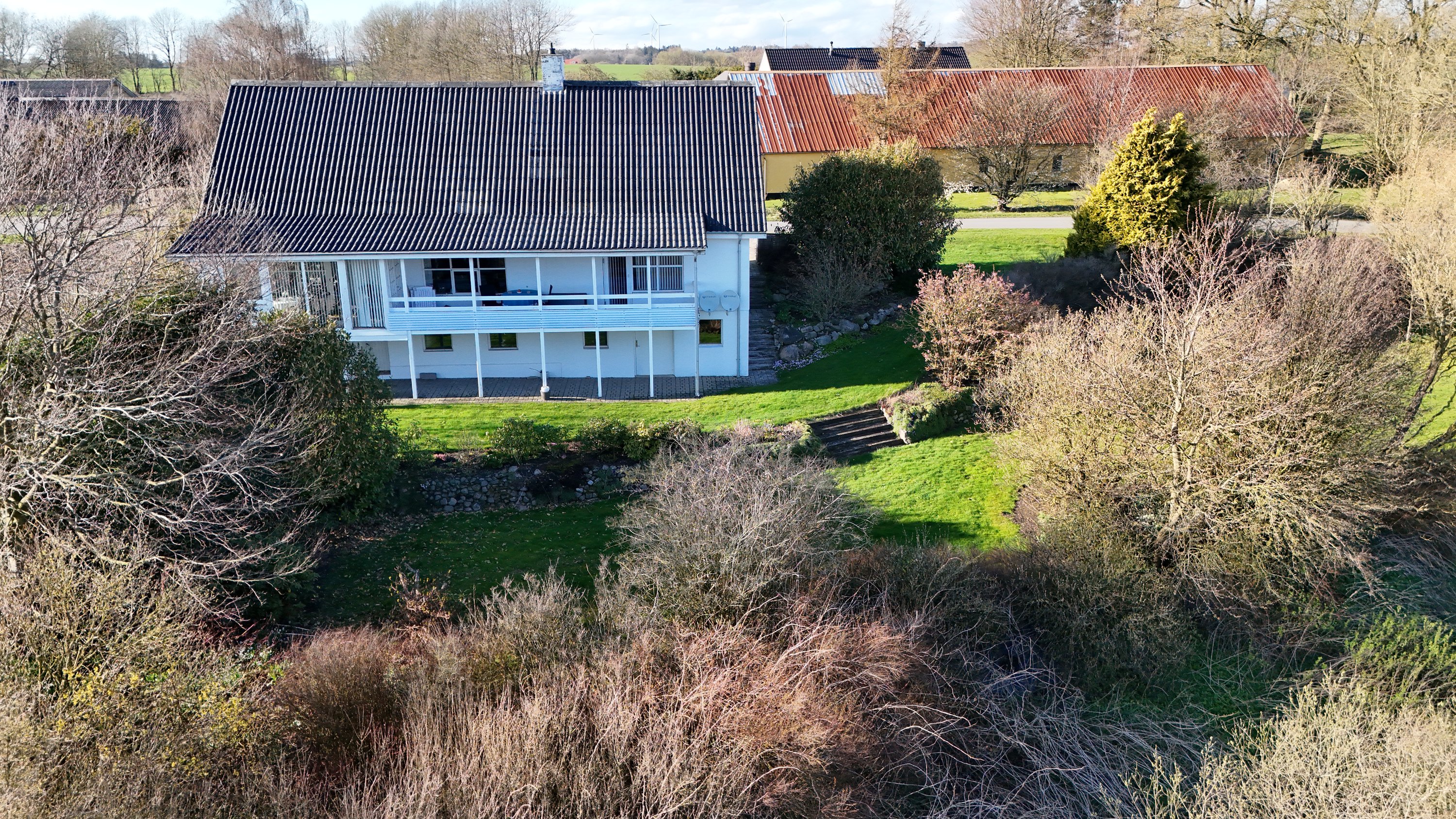 Fremhævet drone billede i fuldskærmstilstand. Billede af Nr Redsøvej 2, Redsø, 9500 Hobro