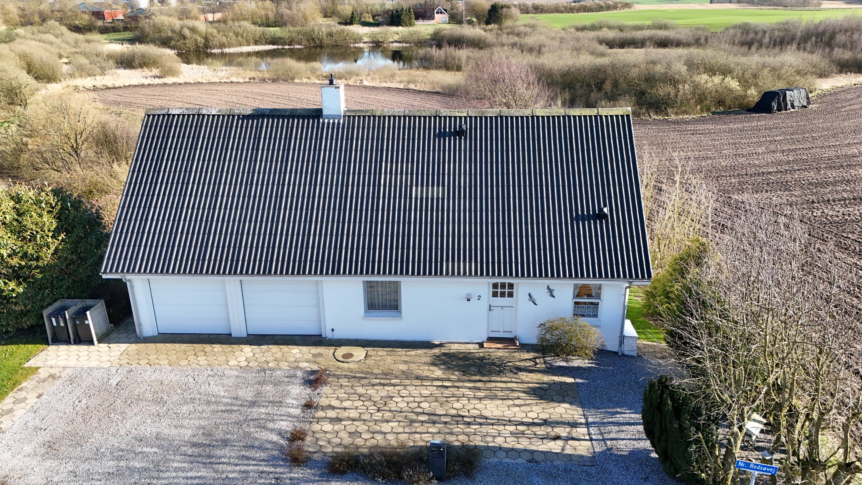 Fremhævet drone billede i fuldskærmstilstand. Billede af Nr Redsøvej 2, Redsø, 9500 Hobro