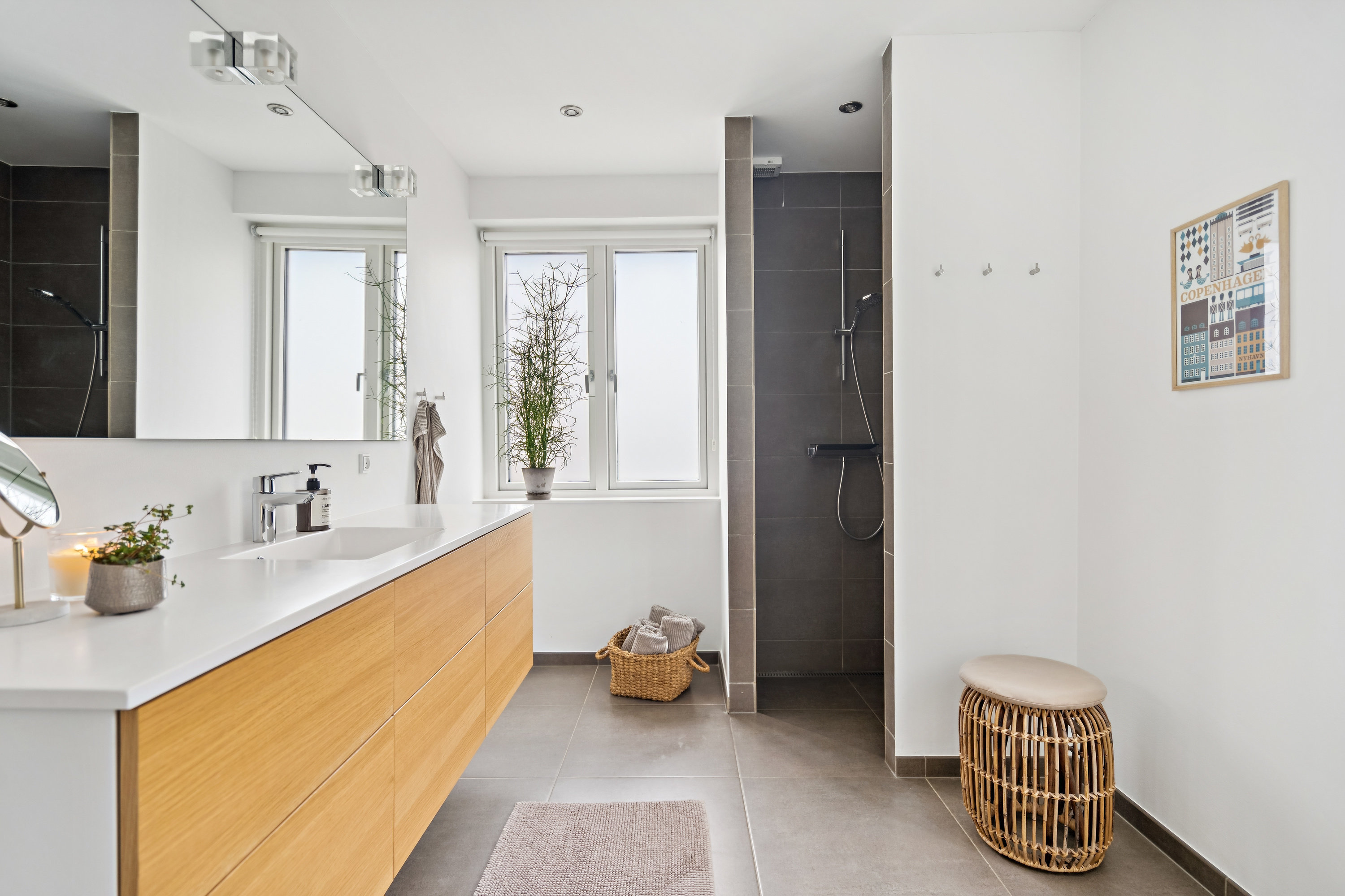 Fremhævet  billede i fuldskærmstilstand. Billede af Lillisvej 4, 9000 Aalborg