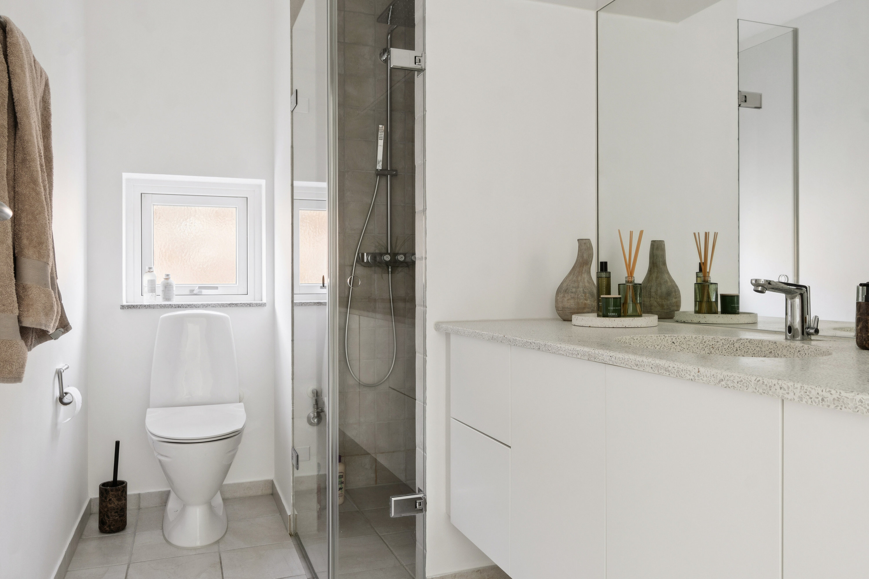 Fremhævet badeværelse billede i fuldskærmstilstand. Billede af Jernaldermarken 92, Himmelev, 4000 Roskilde