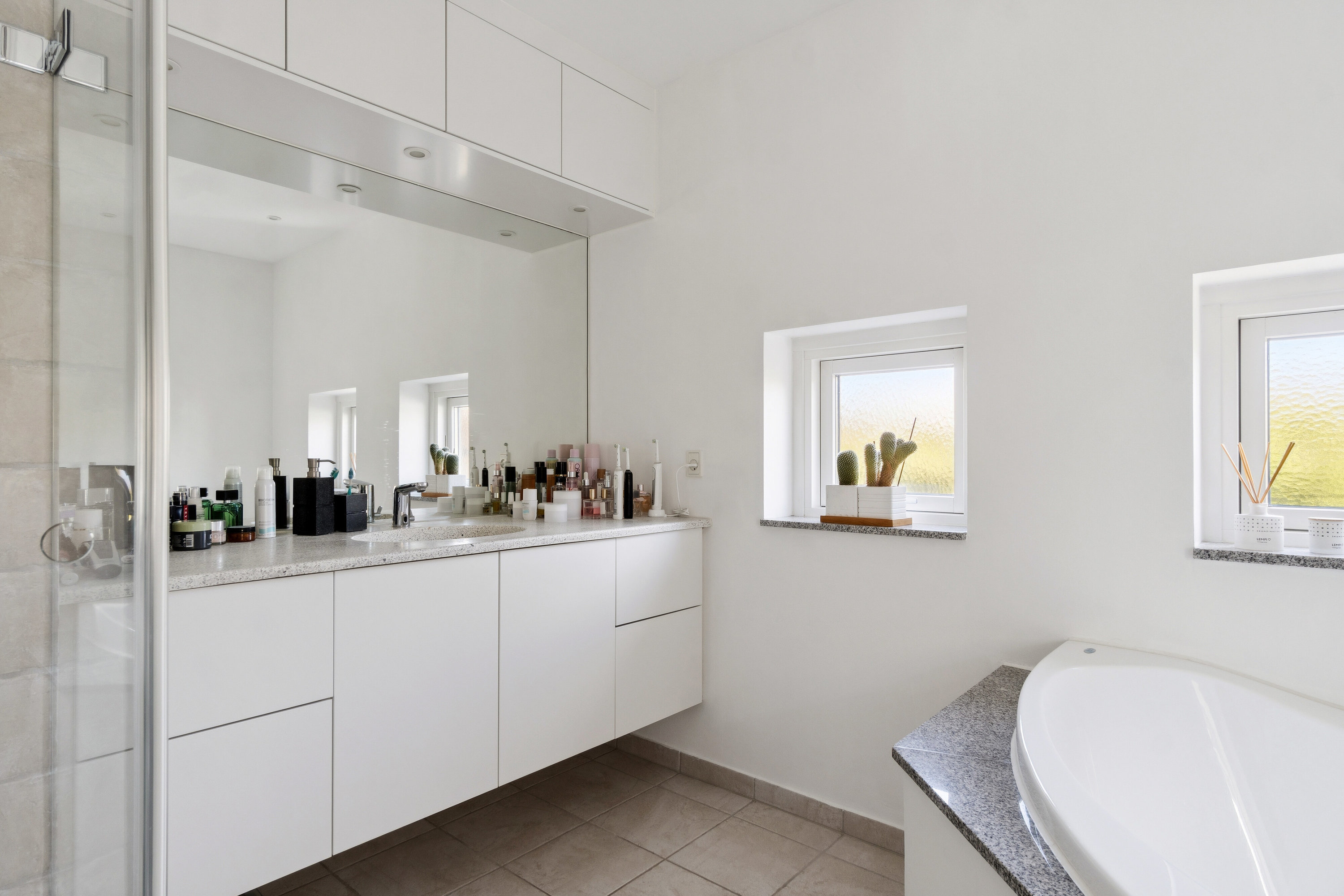 Fremhævet badeværelse billede i fuldskærmstilstand. Billede af Jernaldermarken 92, Himmelev, 4000 Roskilde