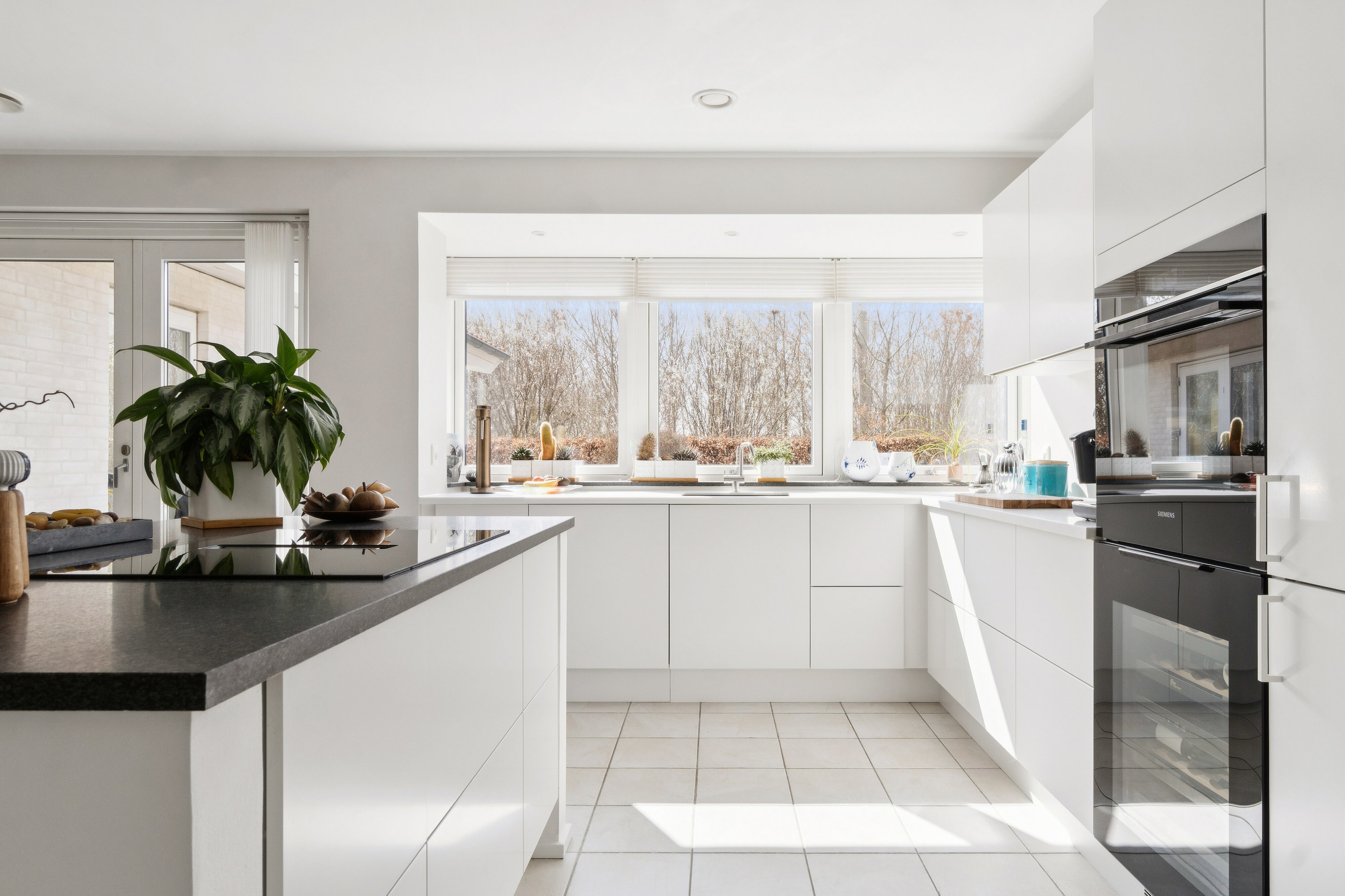 Fremhævet køkken billede i fuldskærmstilstand. Billede af Jernaldermarken 92, Himmelev, 4000 Roskilde