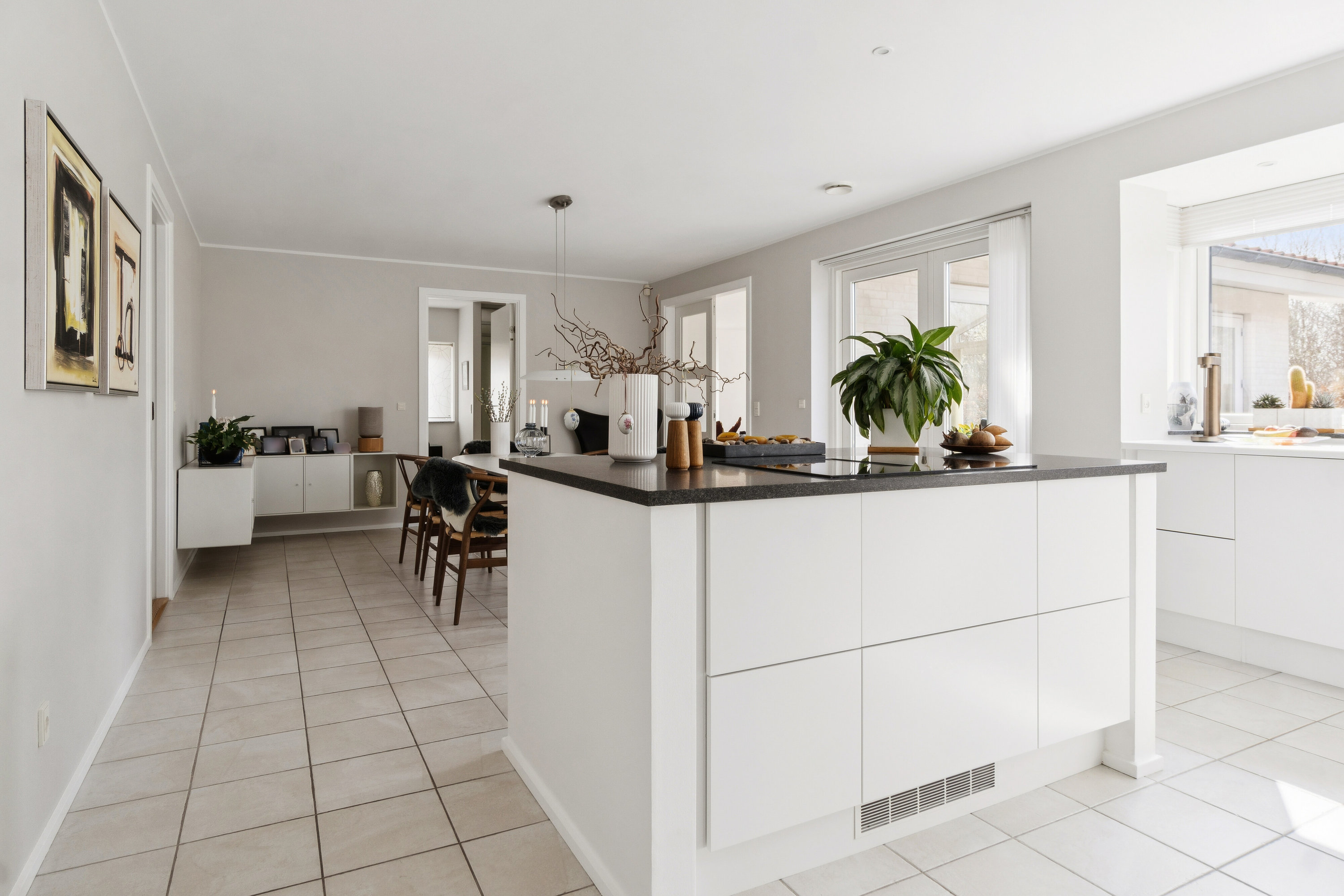 Fremhævet køkken billede i fuldskærmstilstand. Billede af Jernaldermarken 92, Himmelev, 4000 Roskilde