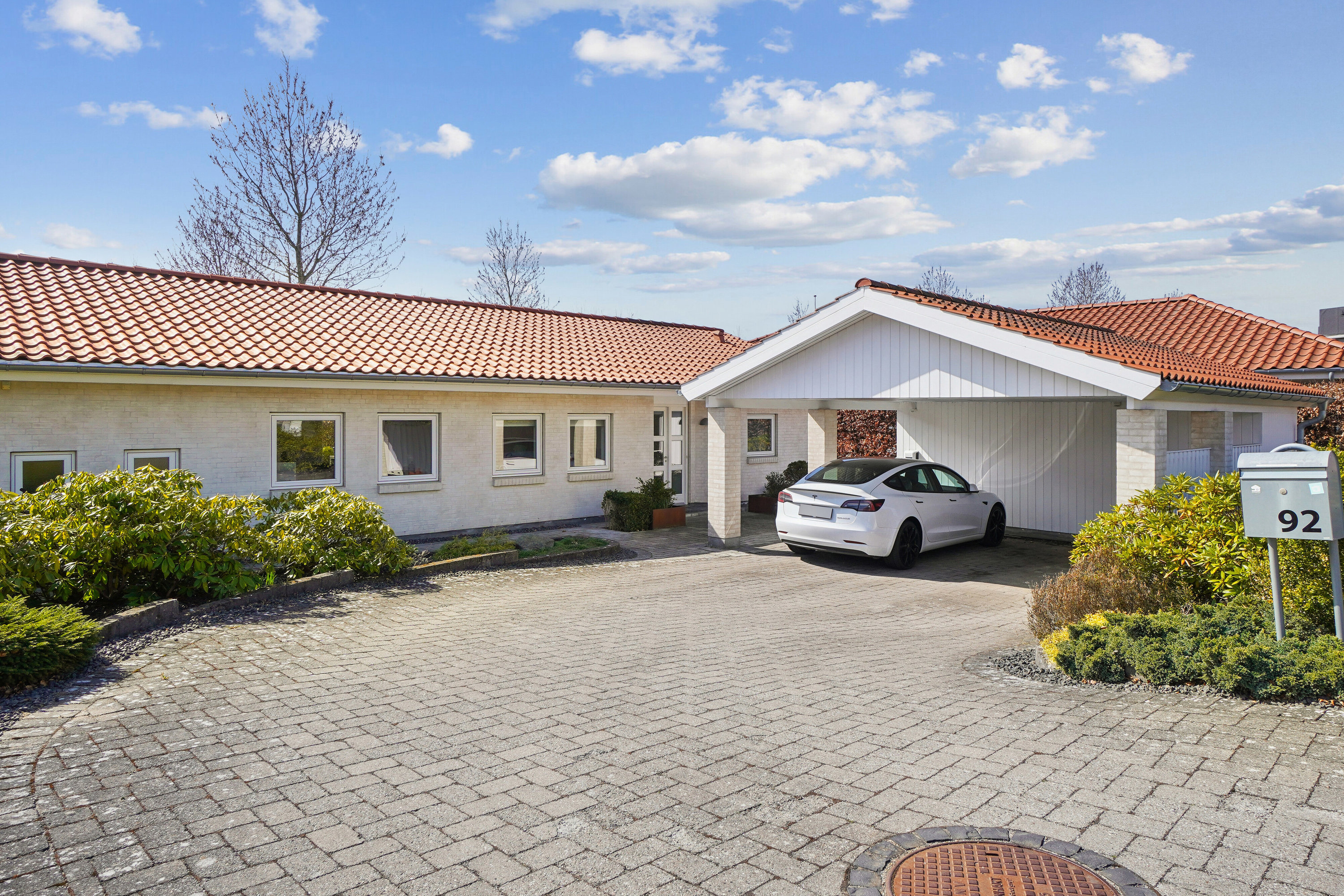 Fremhævet carport billede i fuldskærmstilstand. Billede af Jernaldermarken 92, Himmelev, 4000 Roskilde