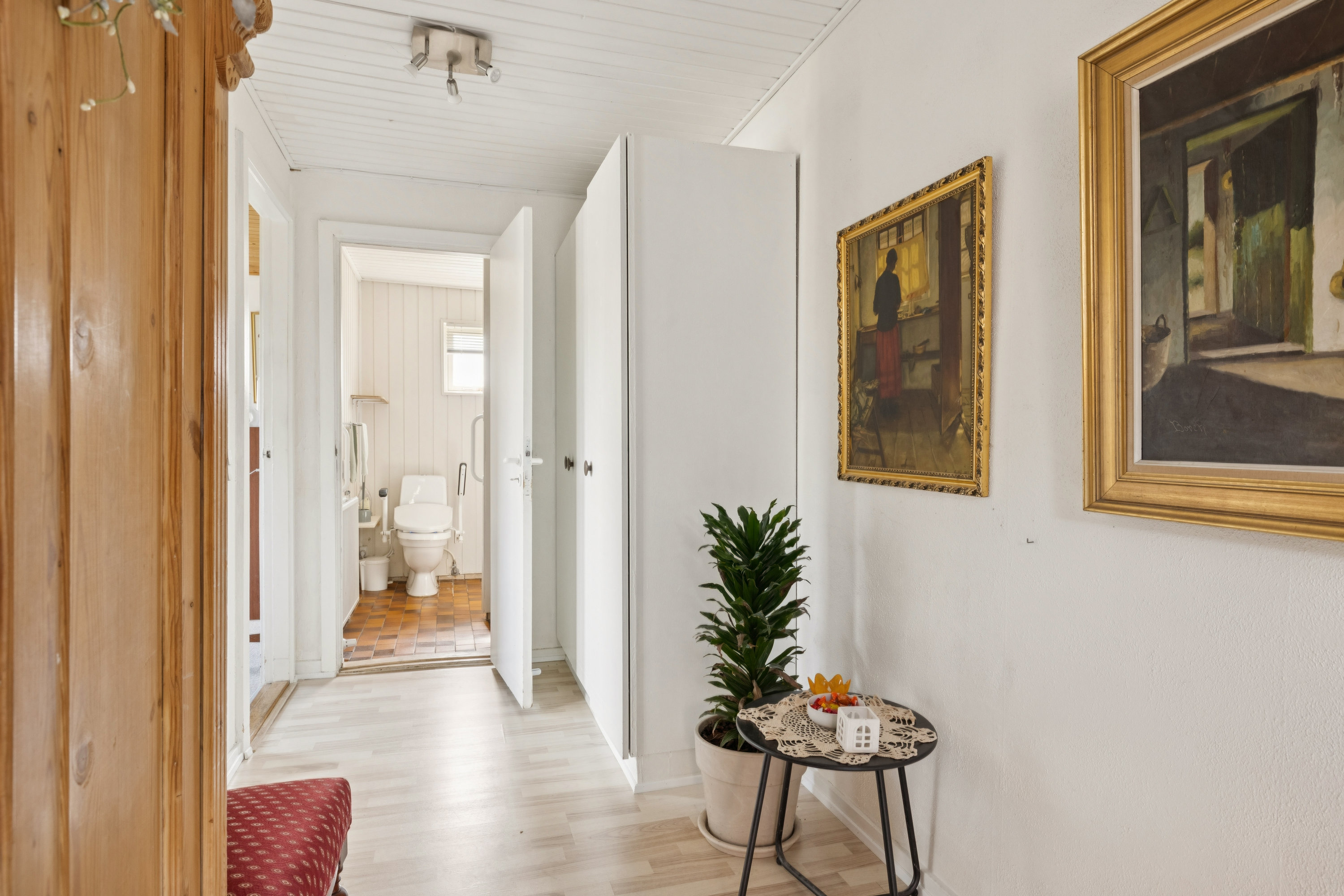 Fremhævet gang billede i fuldskærmstilstand. Billede af Høgevej 16, Bruunshåb, 8800 Viborg