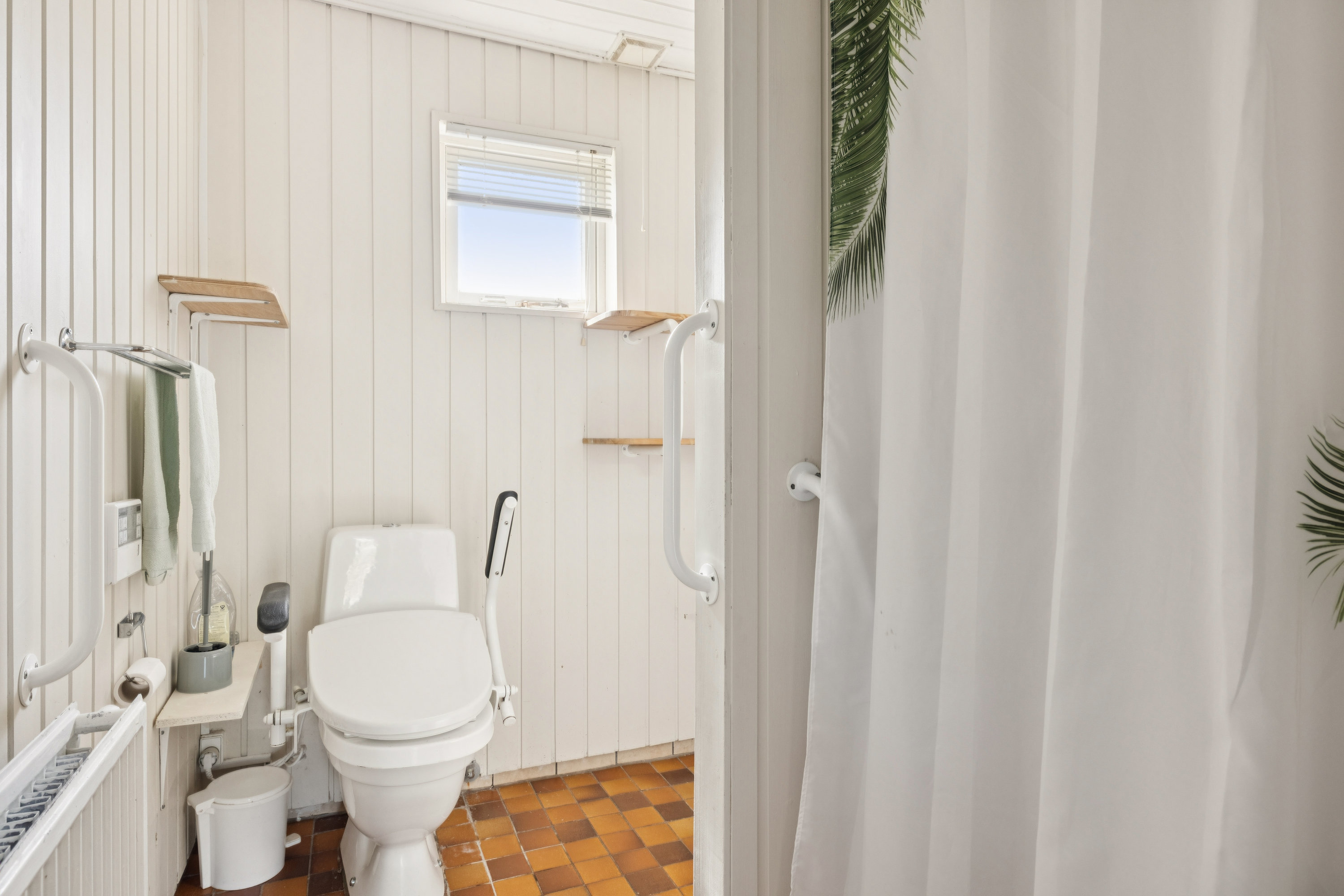 Fremhævet badeværelse billede i fuldskærmstilstand. Billede af Høgevej 16, Bruunshåb, 8800 Viborg