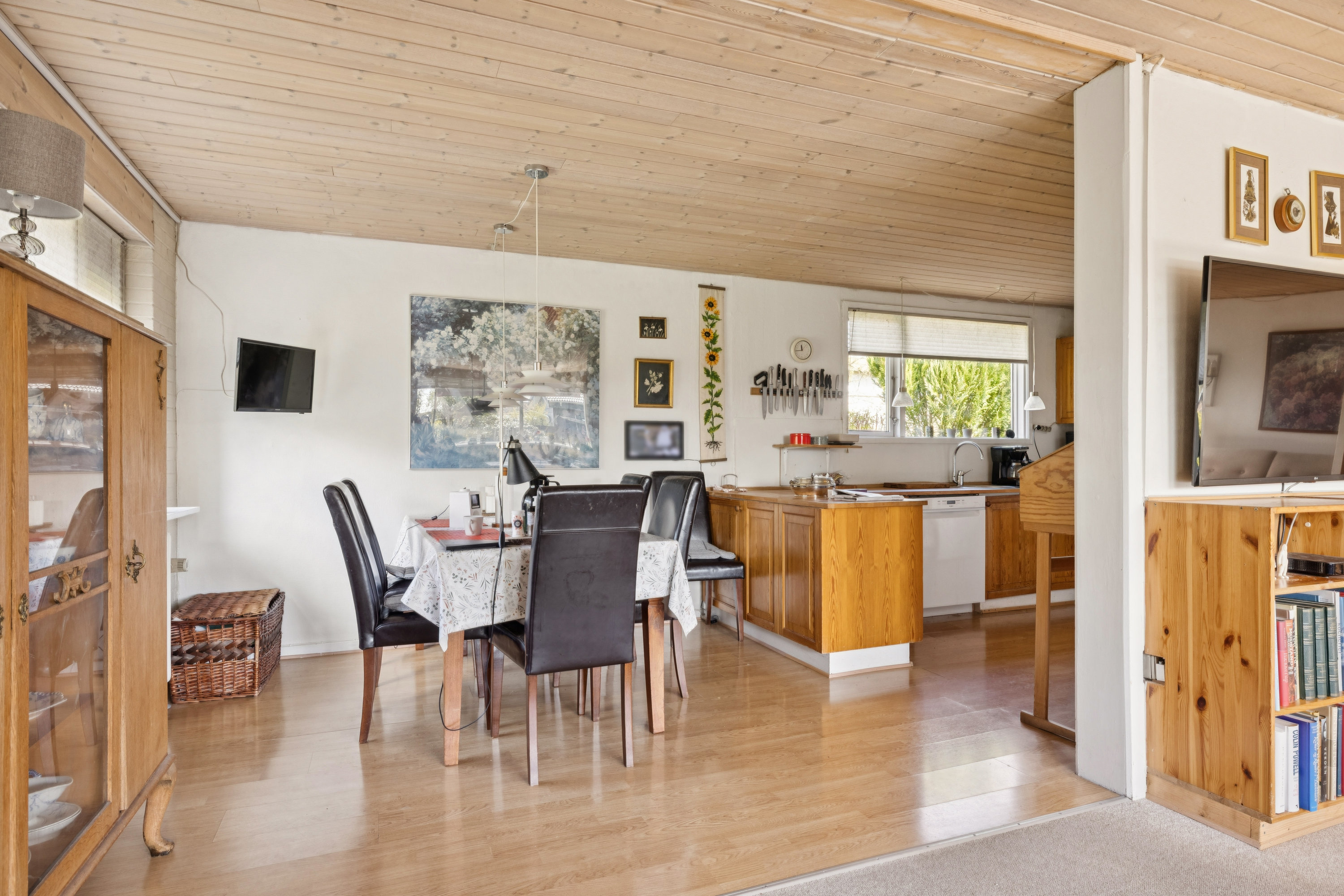 Fremhævet stue billede i fuldskærmstilstand. Billede af Høgevej 16, Bruunshåb, 8800 Viborg