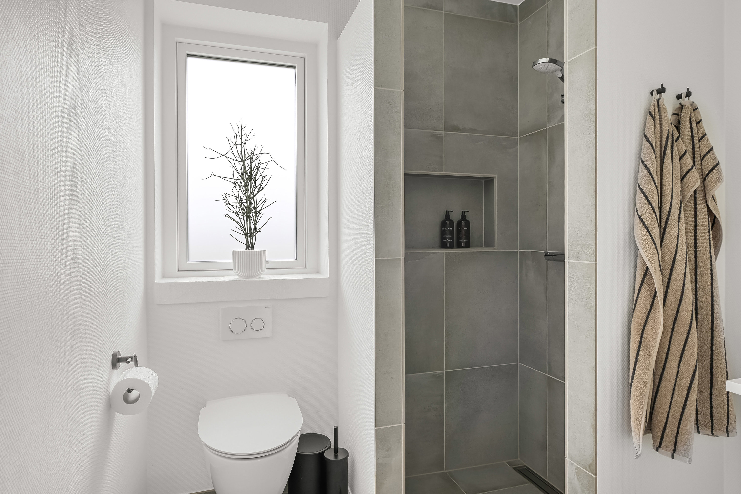 Fremhævet badeværelse billede i fuldskærmstilstand. Billede af Frejasvej 64, 6840 Oksbøl