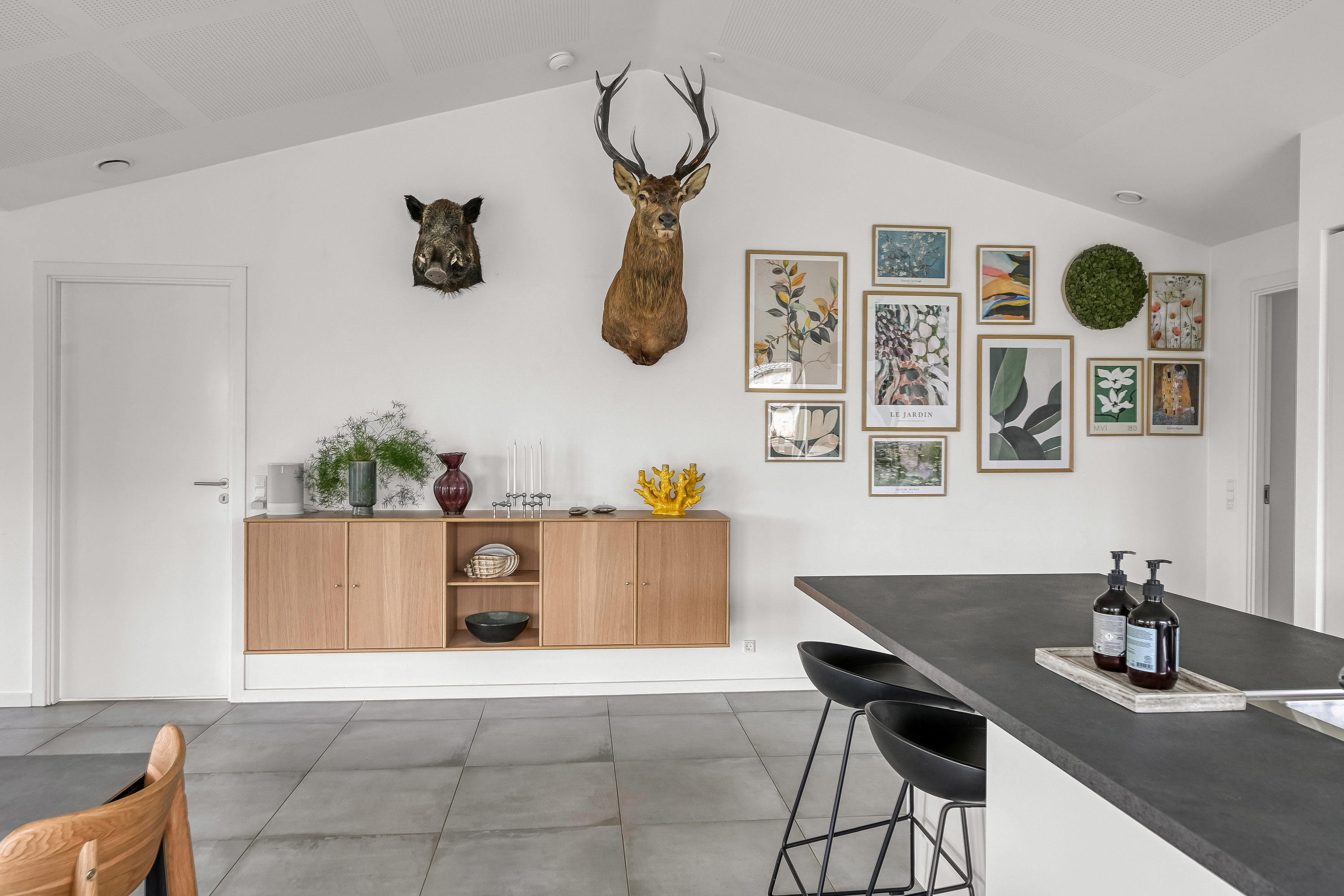 Fremhævet stue billede i fuldskærmstilstand. Billede af Frejasvej 64, 6840 Oksbøl