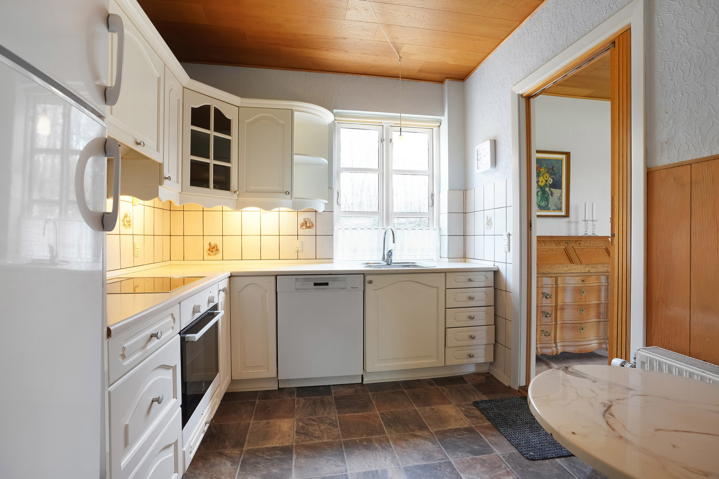 Fremhævet køkken billede i fuldskærmstilstand. Billede af Gl Strandvej 97, Strib, 5500 Middelfart