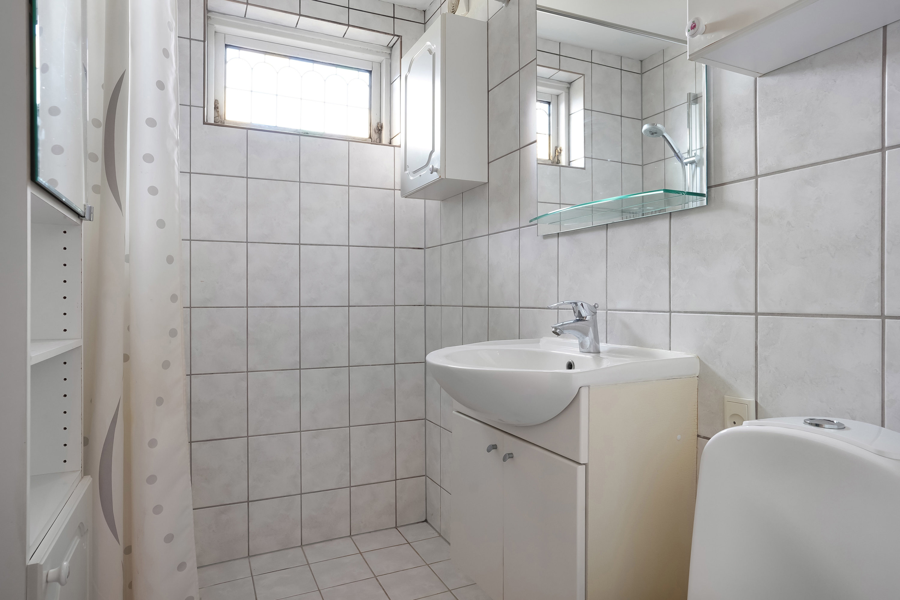 Fremhævet badeværelse billede i fuldskærmstilstand. Billede af Gl Strandvej 97, Strib, 5500 Middelfart