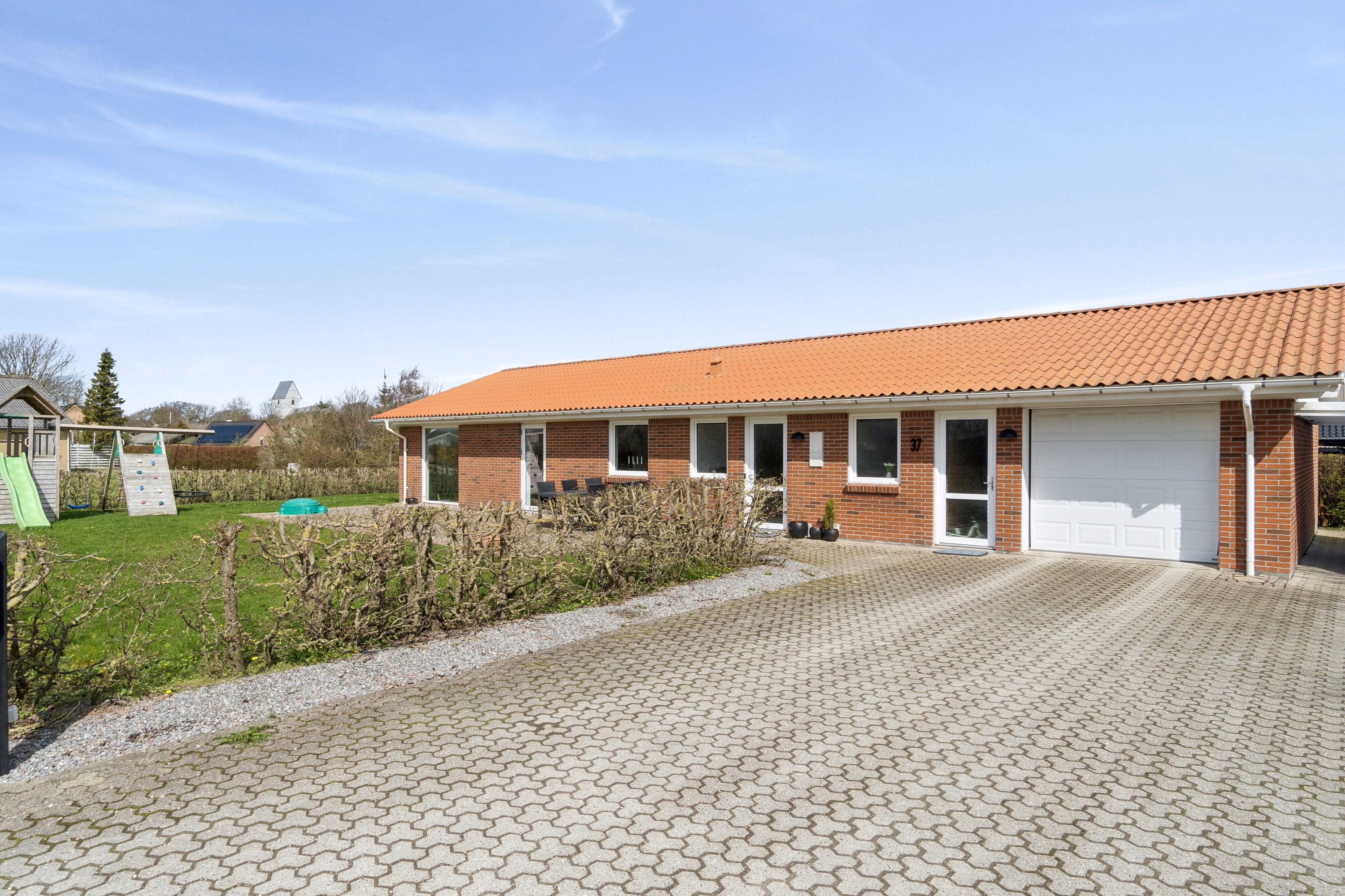 Fremhævet set fra vejen billede i fuldskærmstilstand. Billede af Røllikevej 37, 7700 Thisted