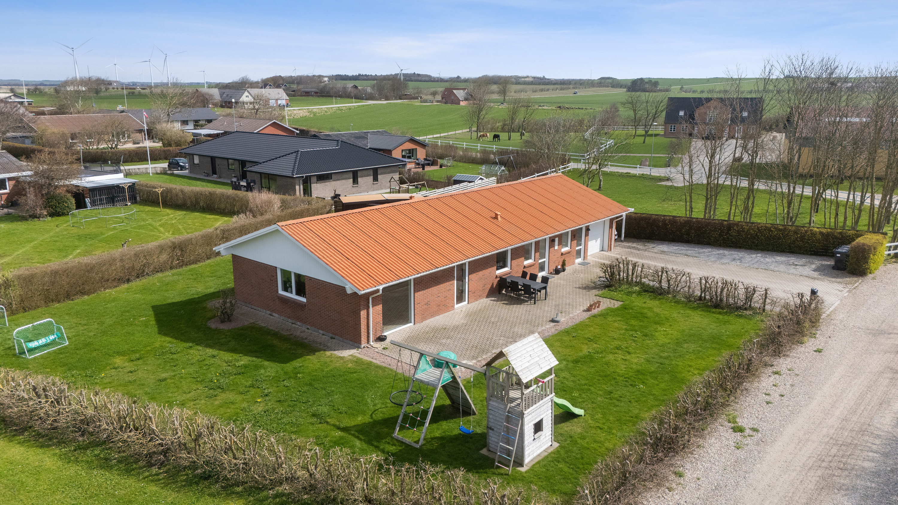 Fremhævet luftfoto billede i fuldskærmstilstand. Billede af Røllikevej 37, 7700 Thisted