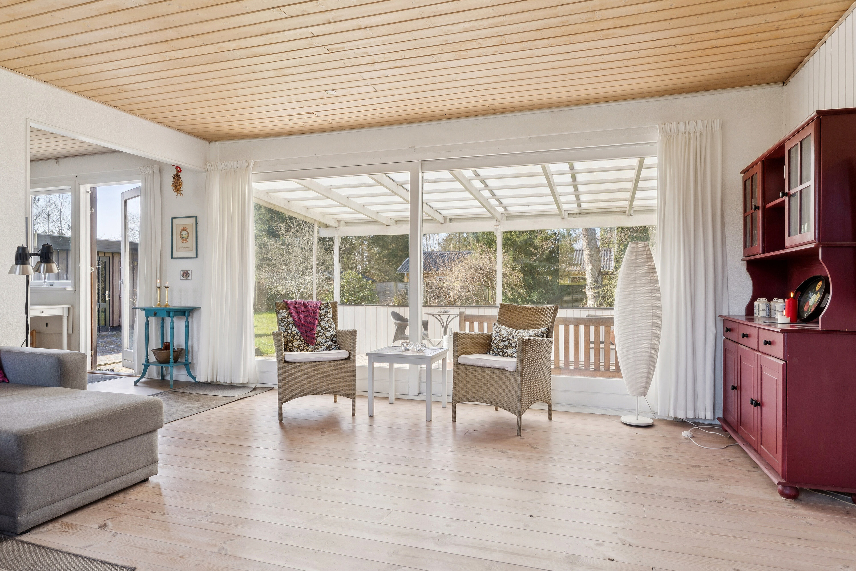 Fremhævet stue billede i fuldskærmstilstand. Billede af Tjurvej 6, Gundestrup, 4571 Grevinge